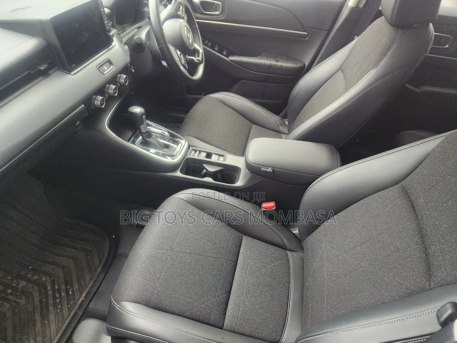 Honda Vezel 2021 Silver