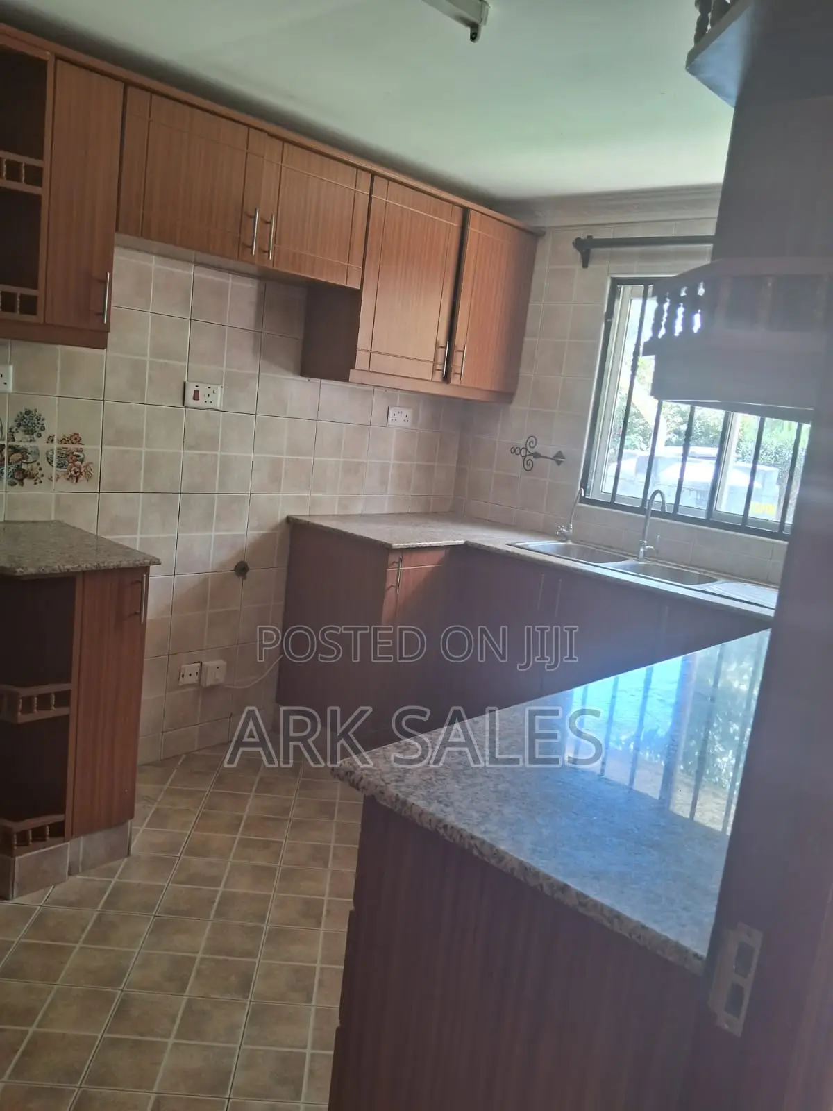 4bdrm Bungalow in Green Park Estate, Lukenya for sale