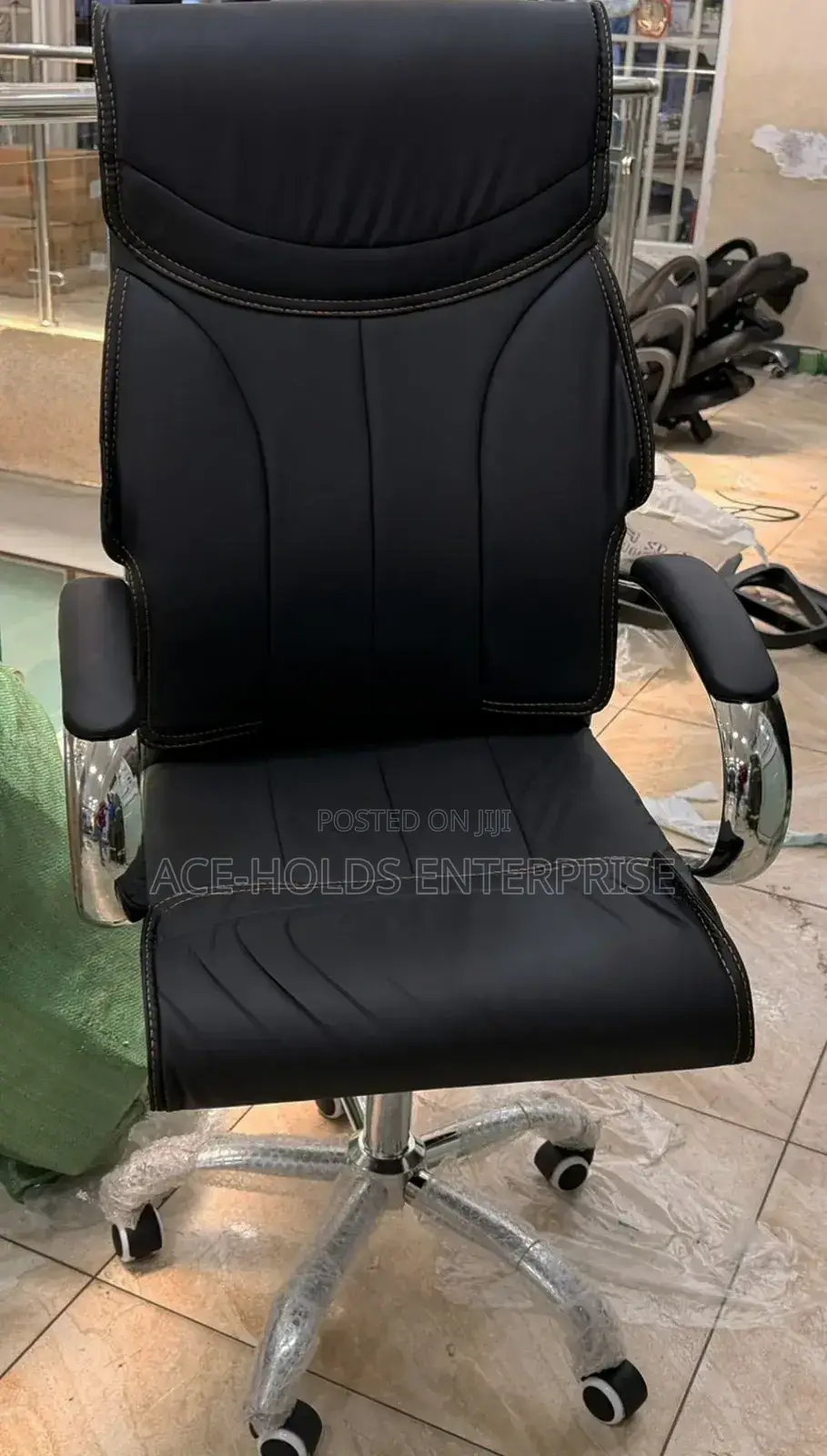 Ergonomic Executive Leather Chair ~ High Back, Padded Armrest
