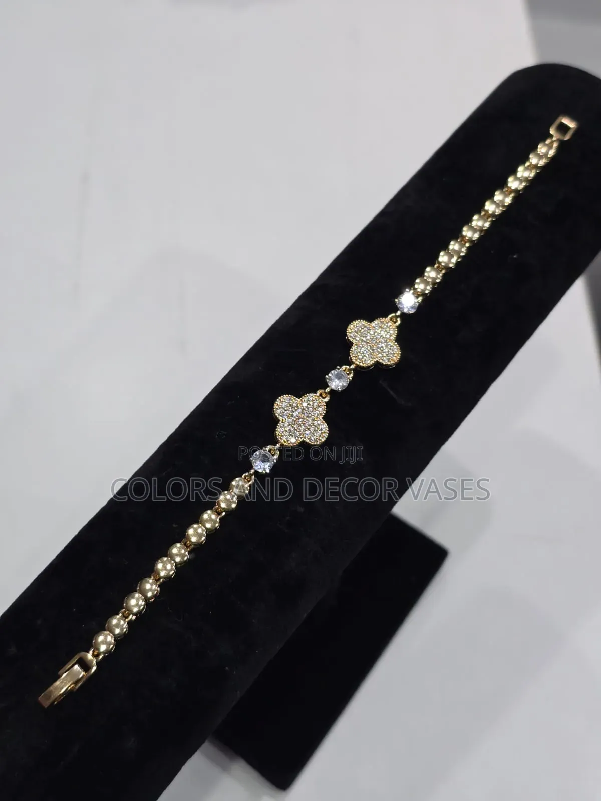 Timelse's Gold Bracelets for Every Occasion