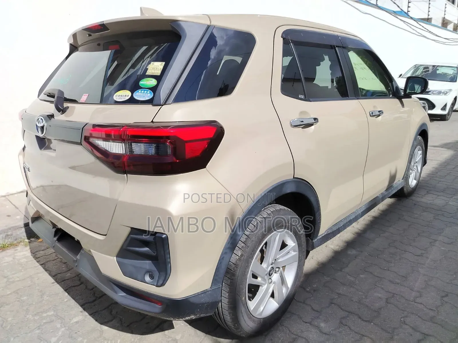 Toyota Raize 1.0 FWD 2021 Gold