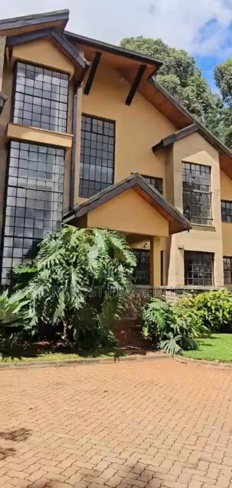 5bdrm Villa in Kerarapon for sale