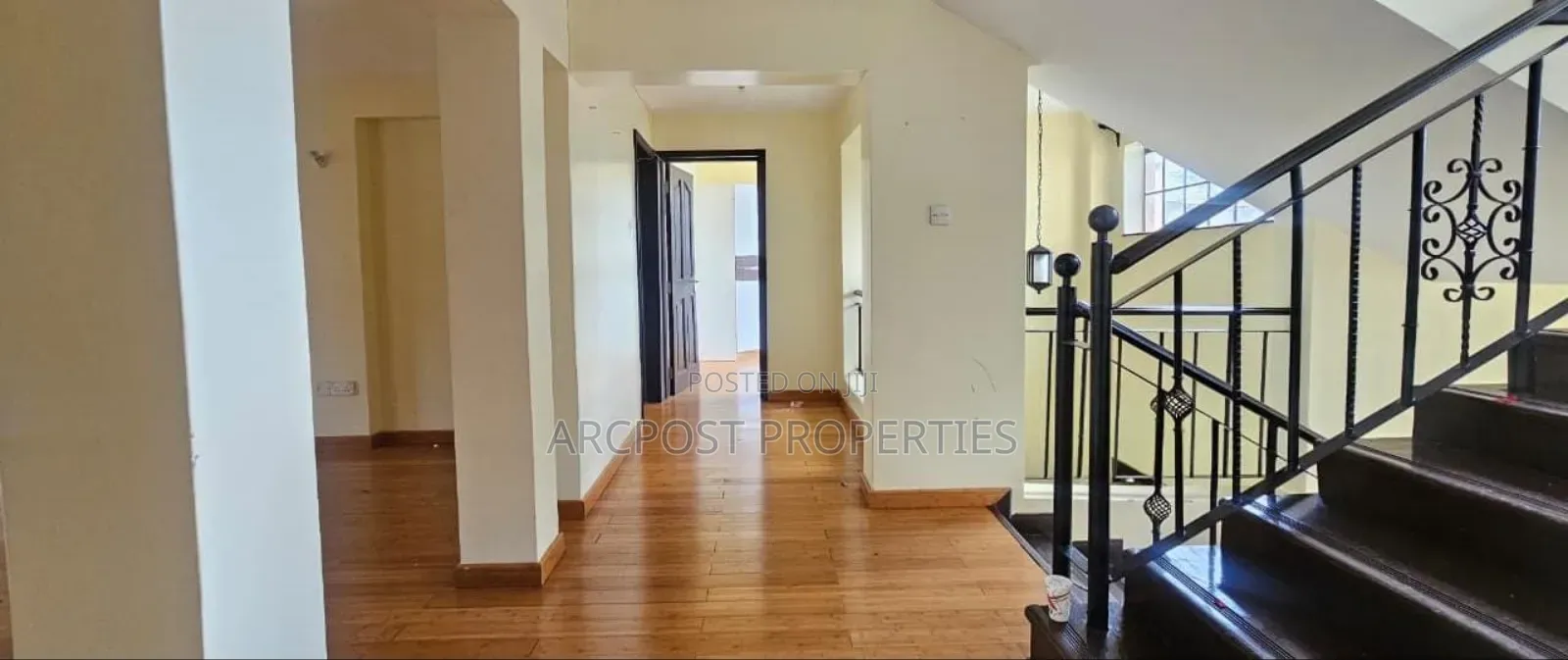 5bdrm Villa in Kerarapon for sale