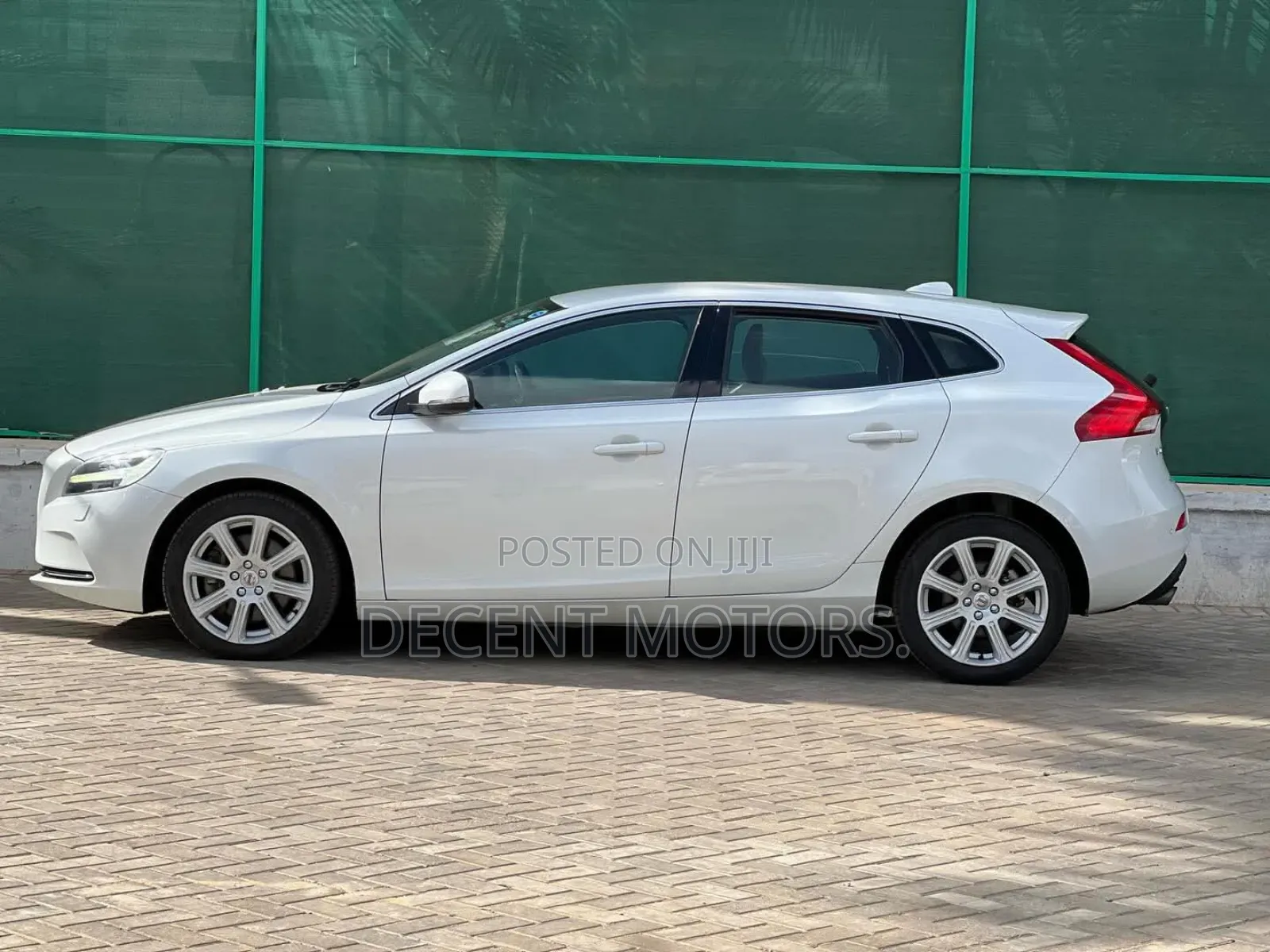 Volvo V40 2019 White