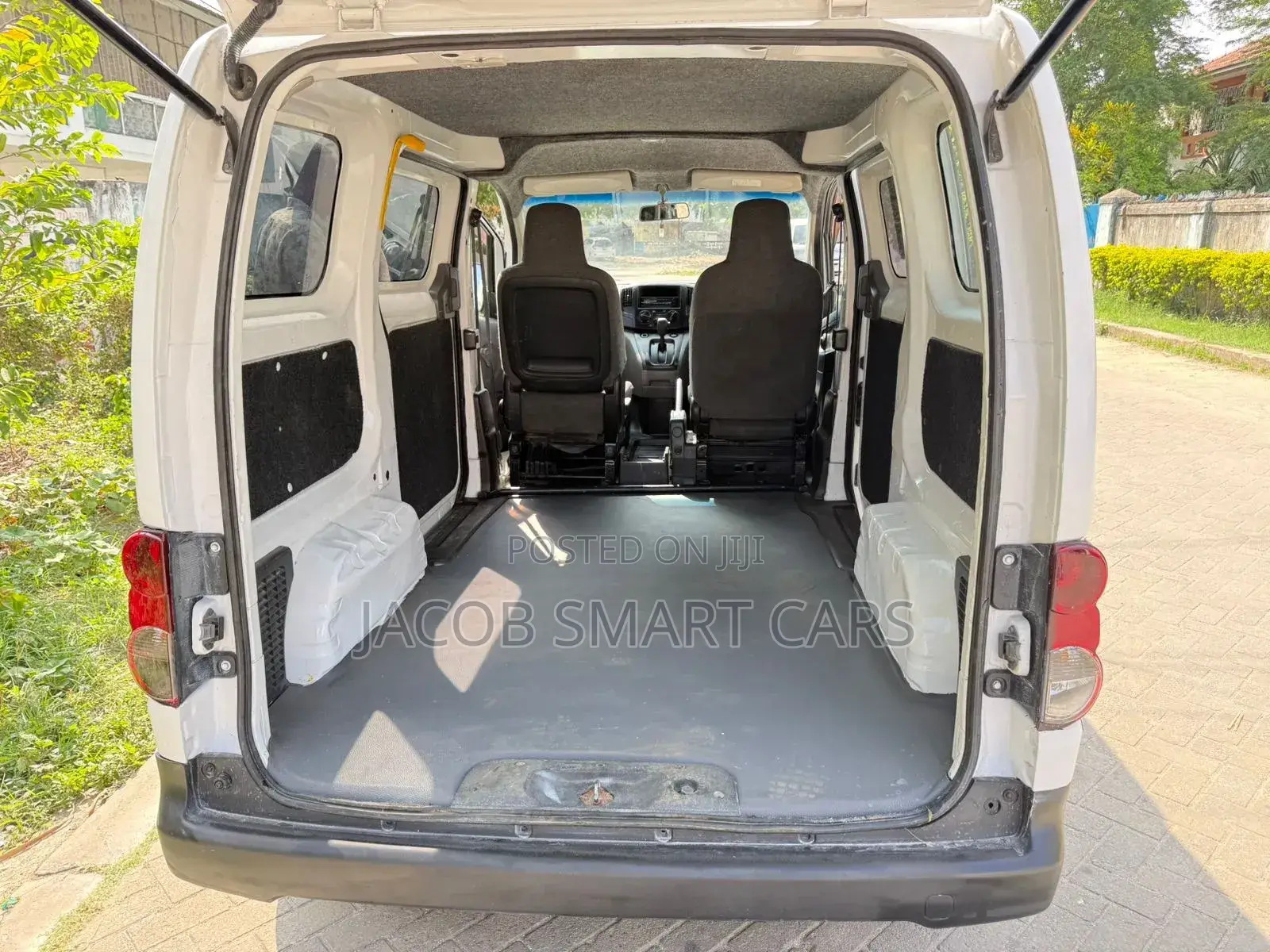 Nissan NV200 2012 White