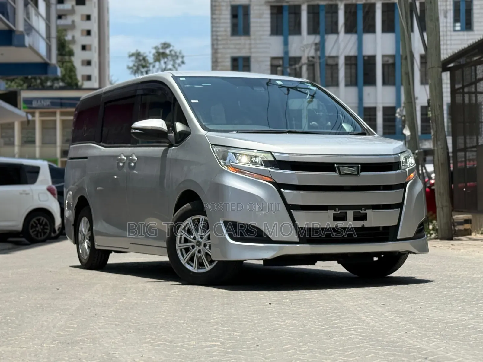 Toyota Noah 2020 Silver