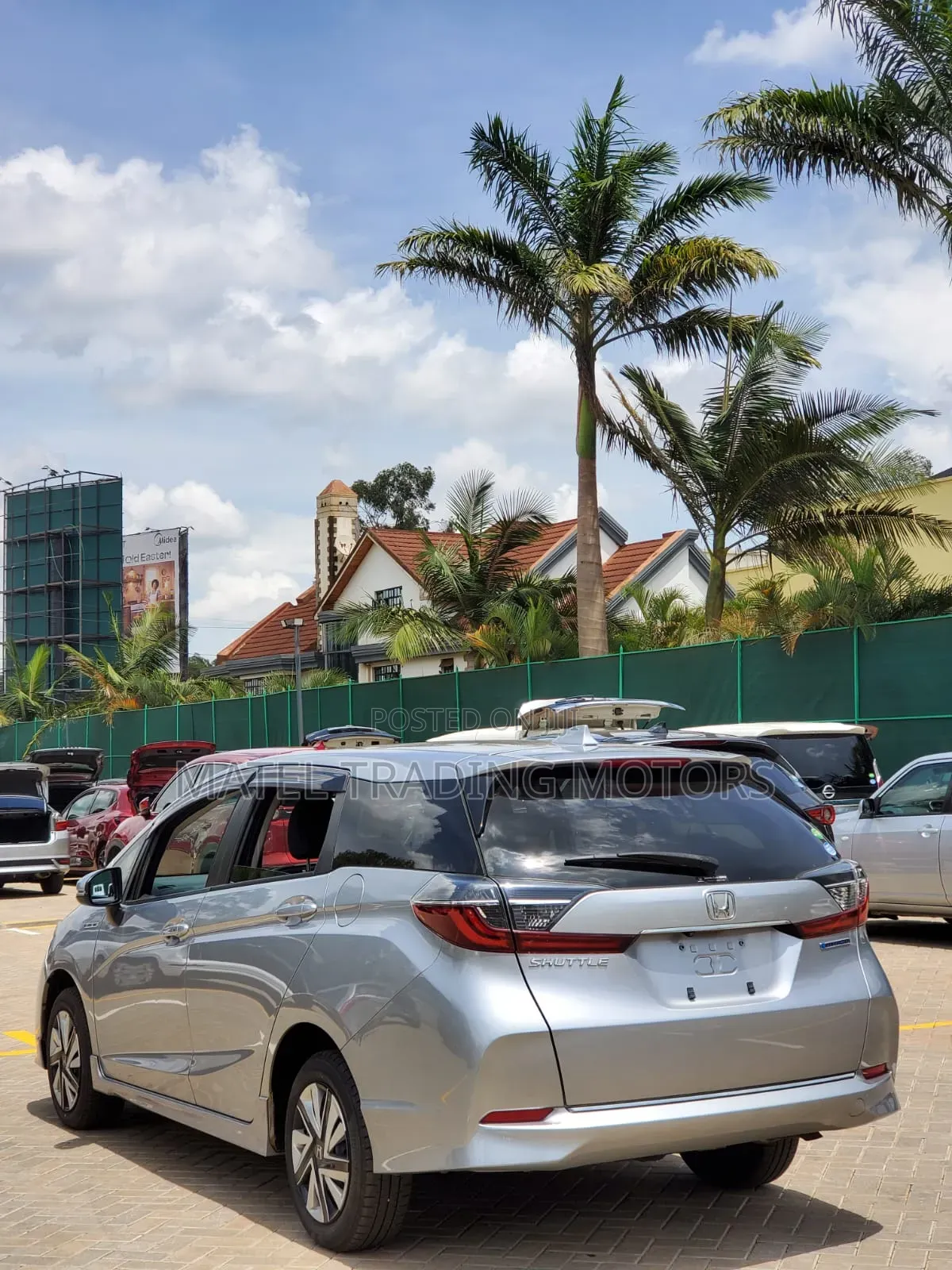 Honda Fit Shuttle 1.5 Hybrid 2WD 2018 Silver