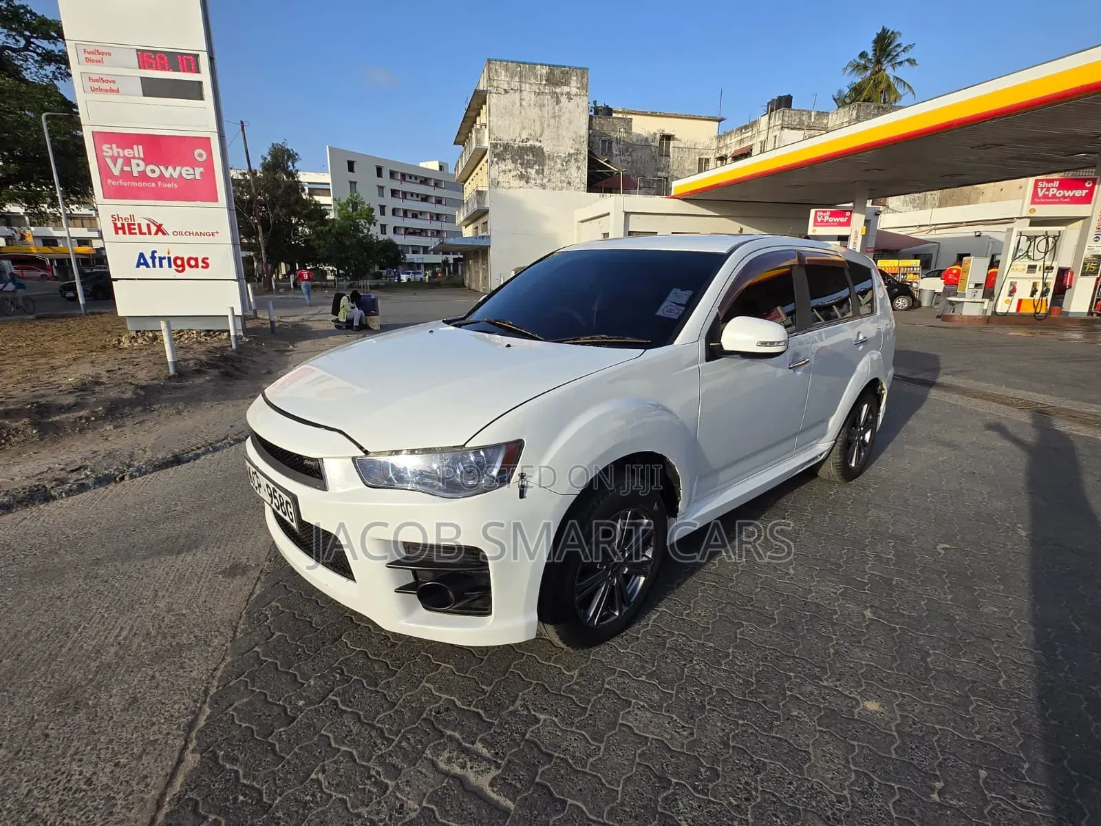 Mitsubishi Outlander 2011 White