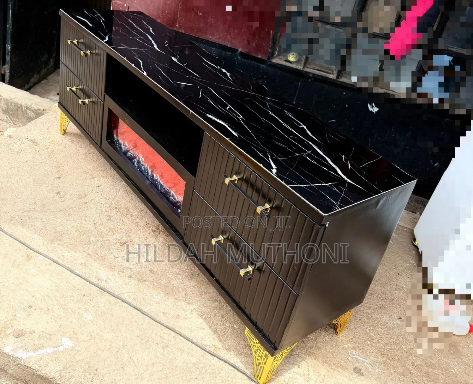 5.5fts Tv Stand With Fireplace With Elegant Mable Coating