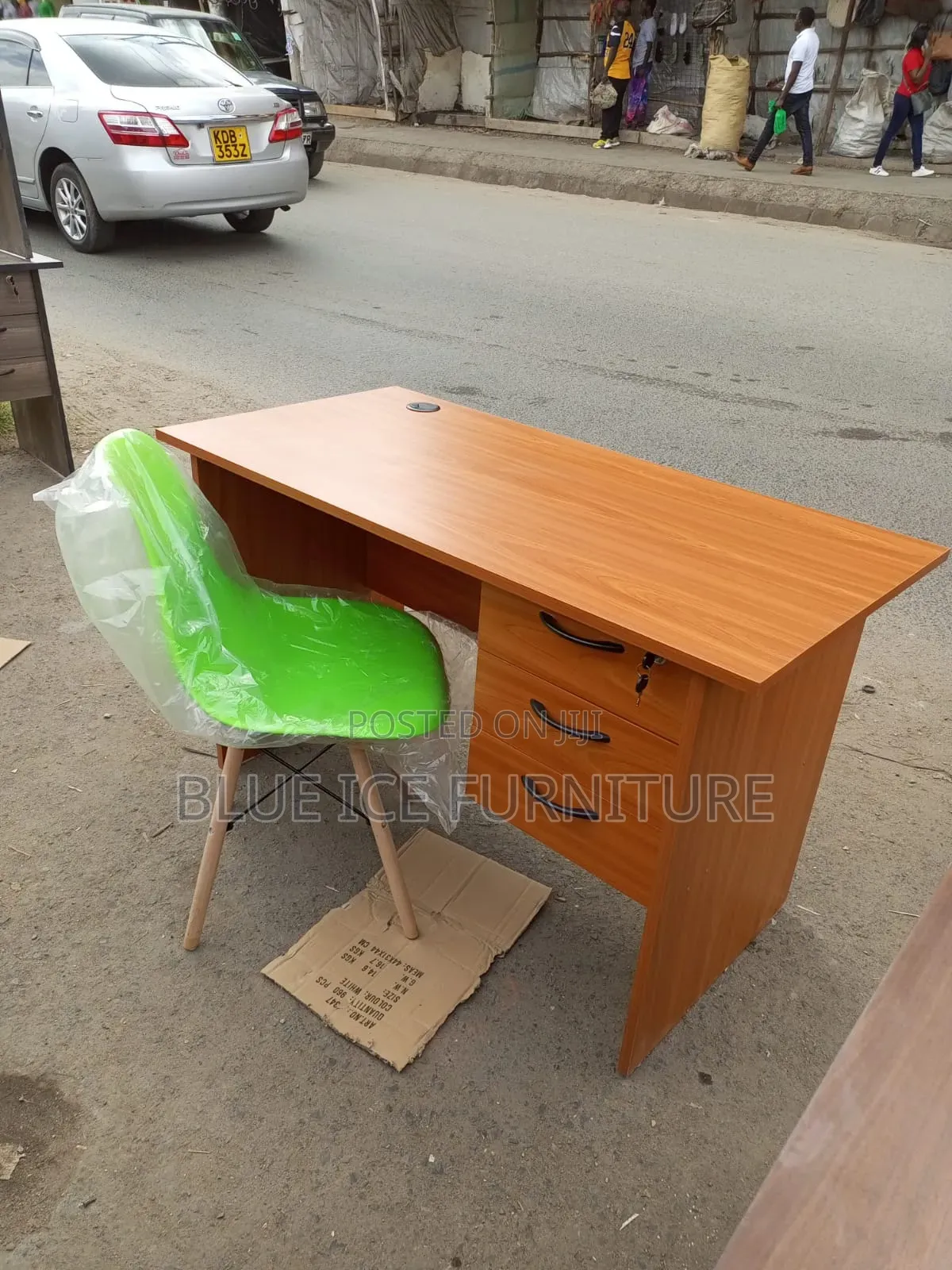 Home Working Desk With Plastic Chair