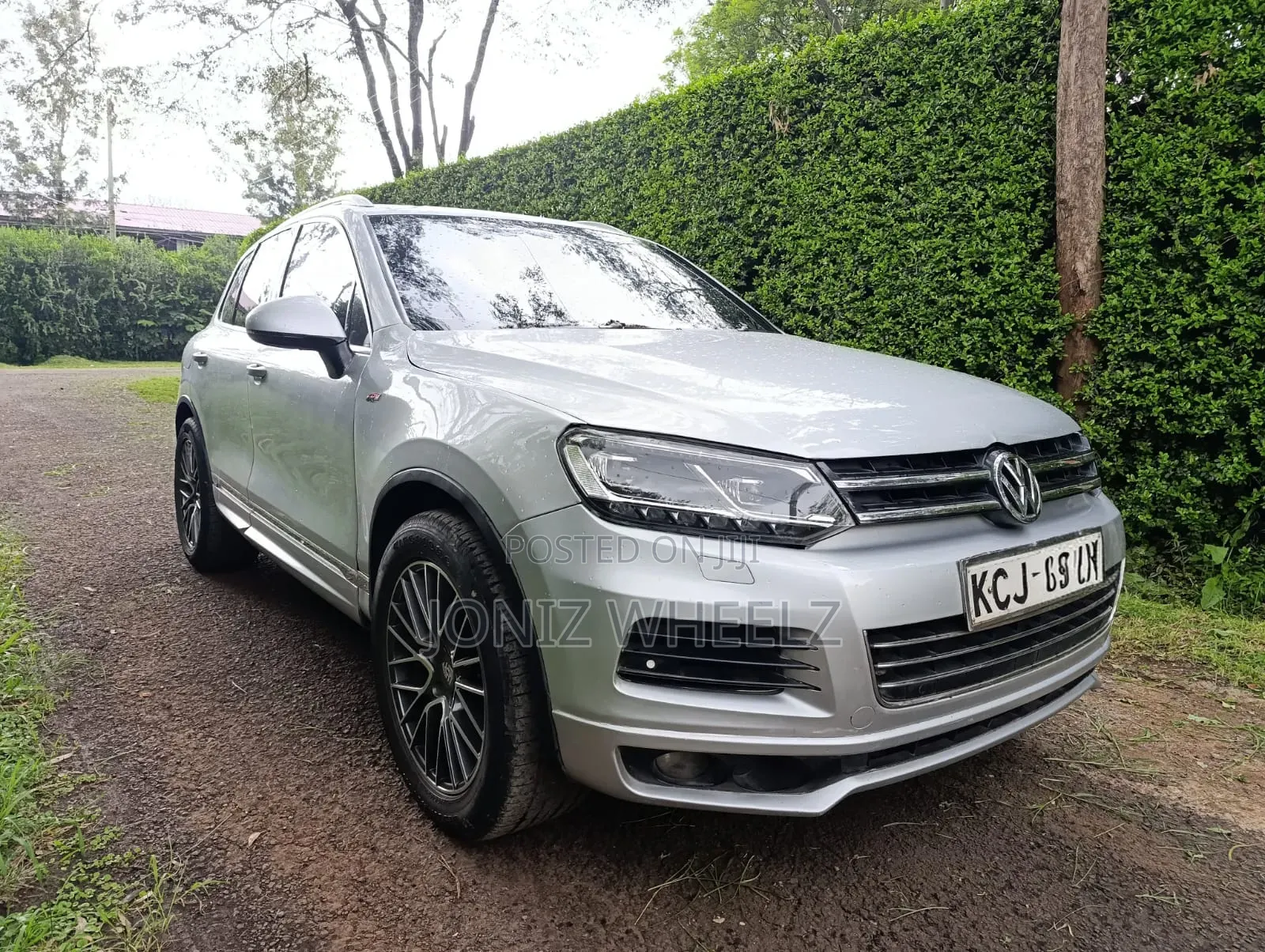 Volkswagen Touareg TDI Executive 2011 Silver