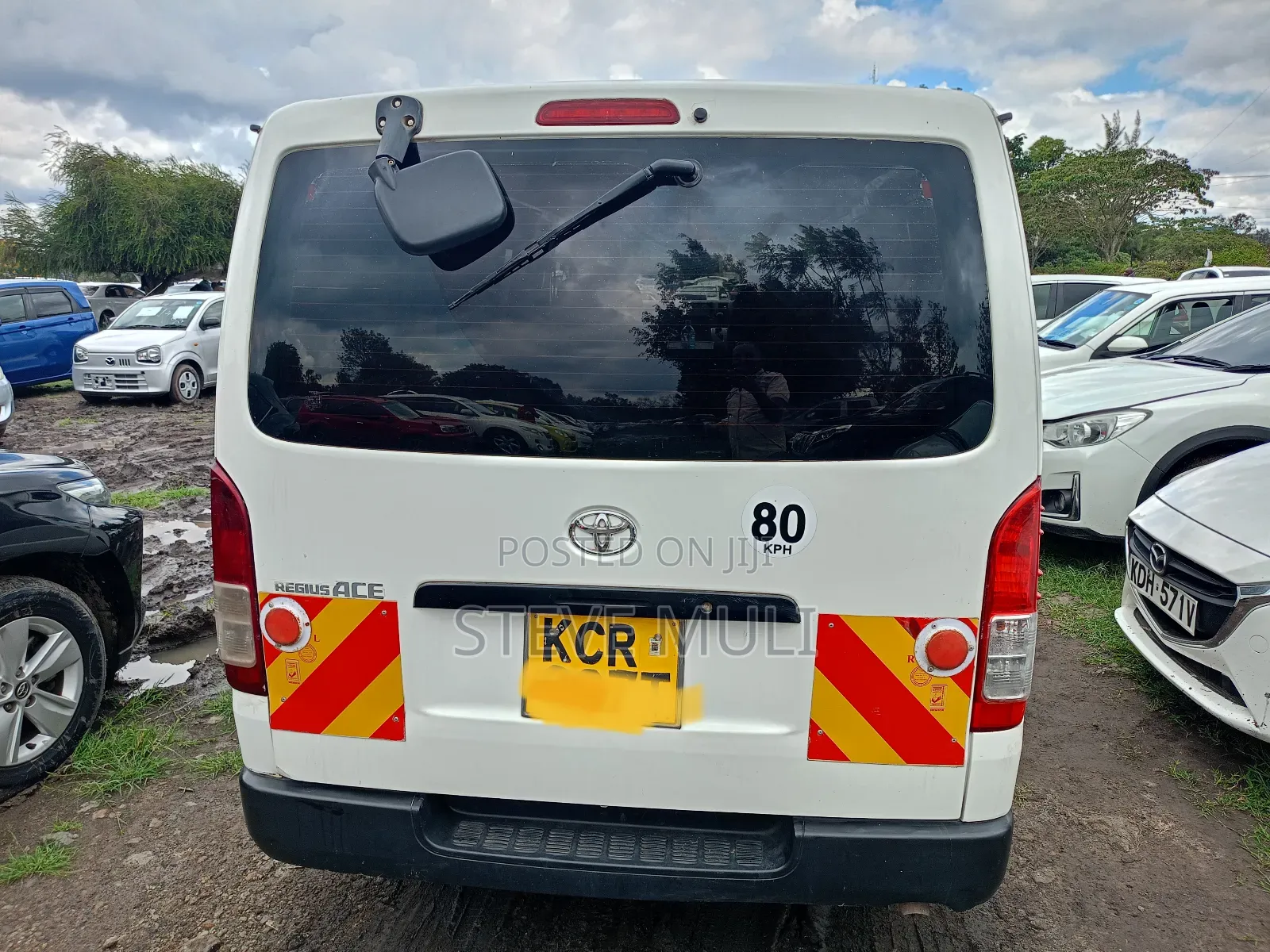 Toyota HiAce 2014 White