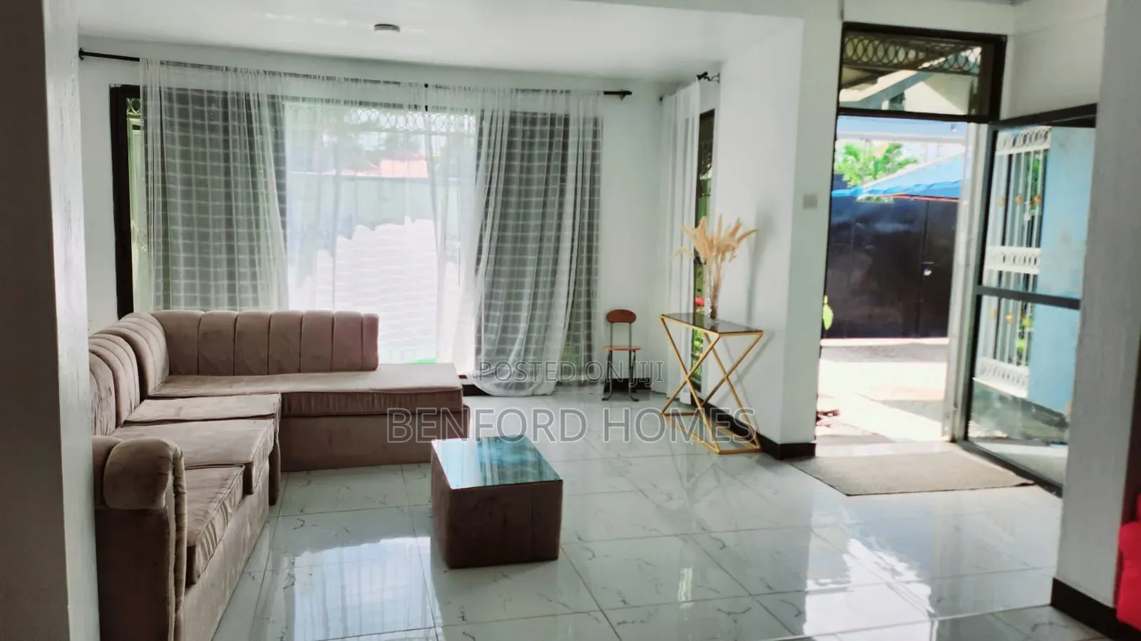 4bdrm Mansion in Bamburi, Mtambo for sale