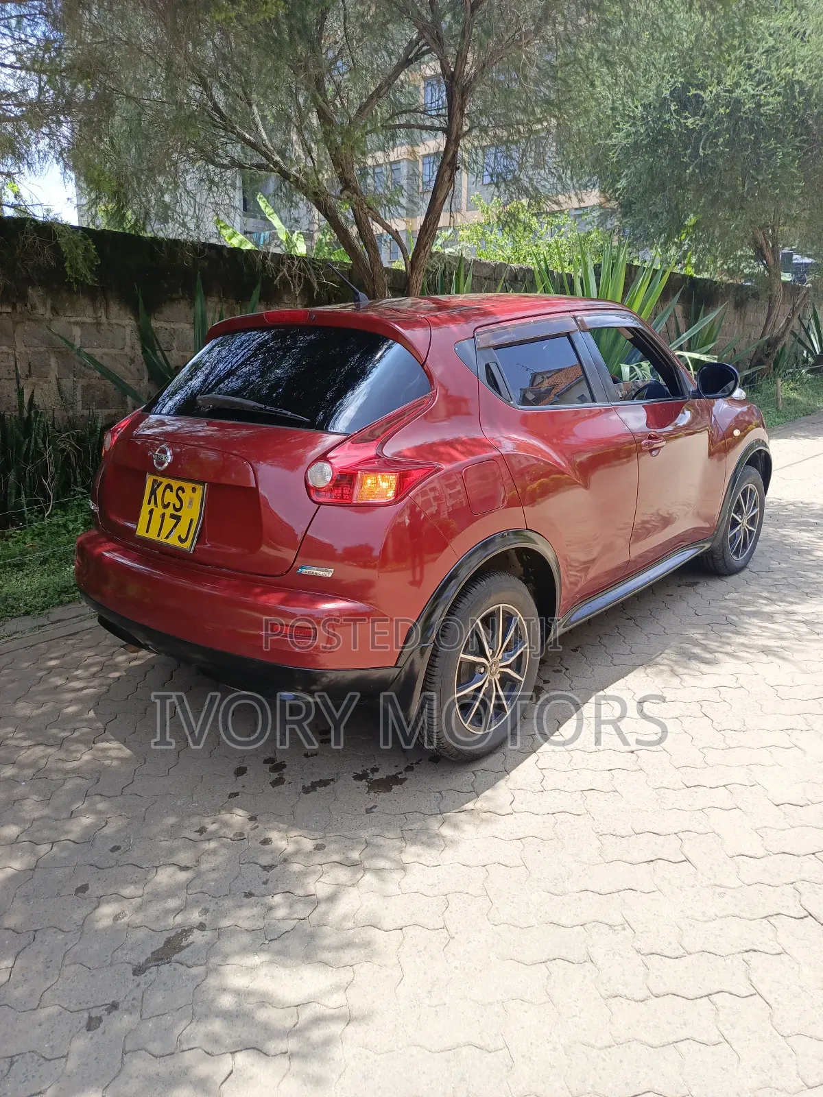 Nissan Juke 2011 Maroon