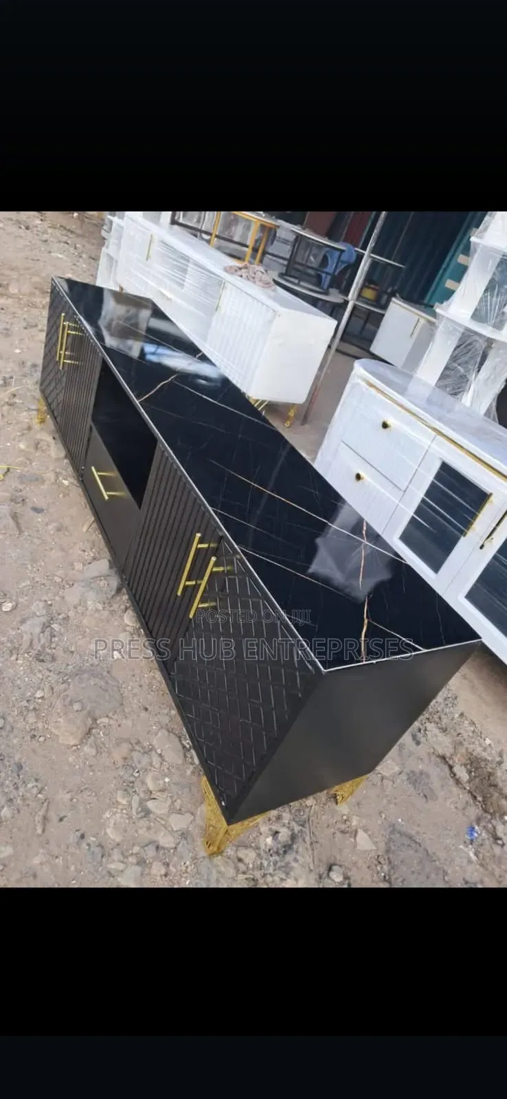 Modern Tv Stand *