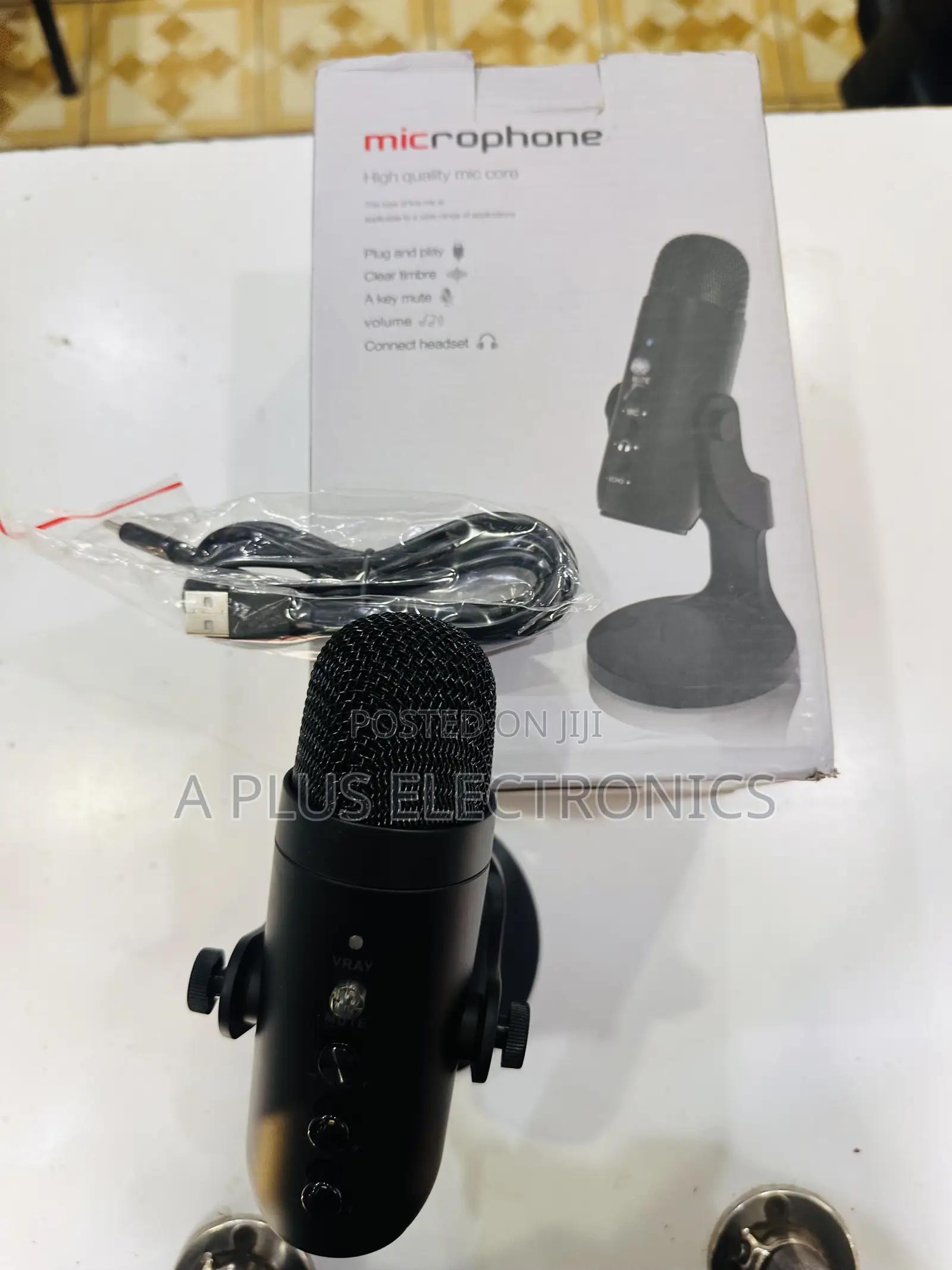 Podcast/Table Microphone With Voice Adjustable Settings for Recording