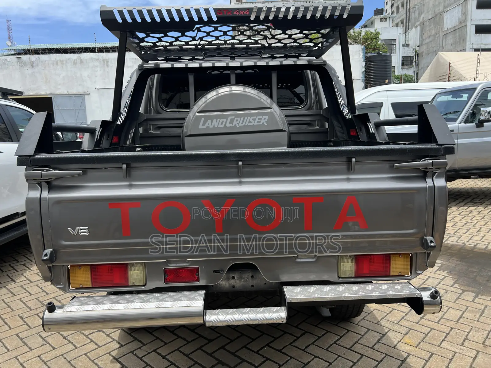 Toyota Land Cruiser 2018 Gold