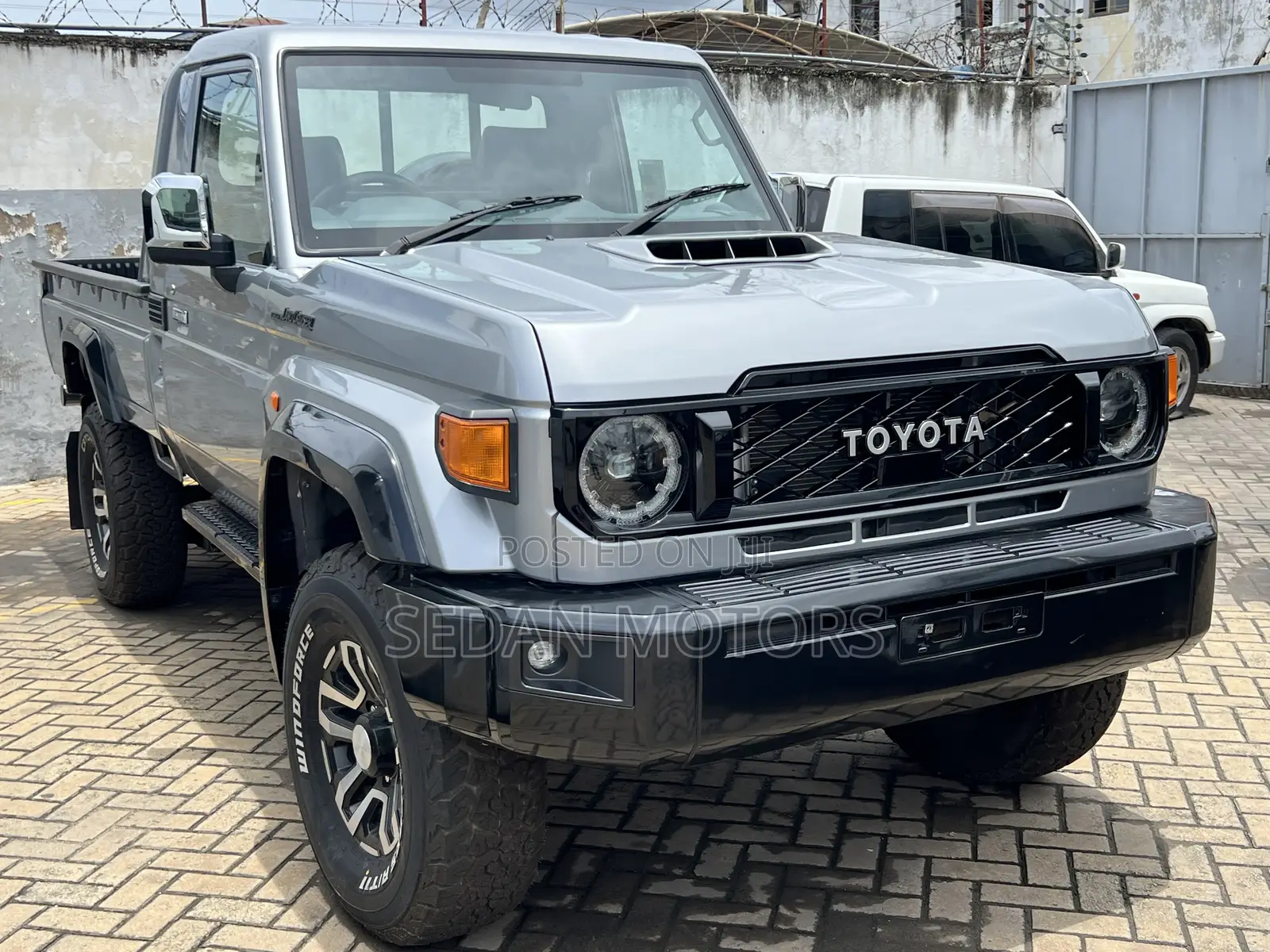 Toyota Land Cruiser 2018 Gray