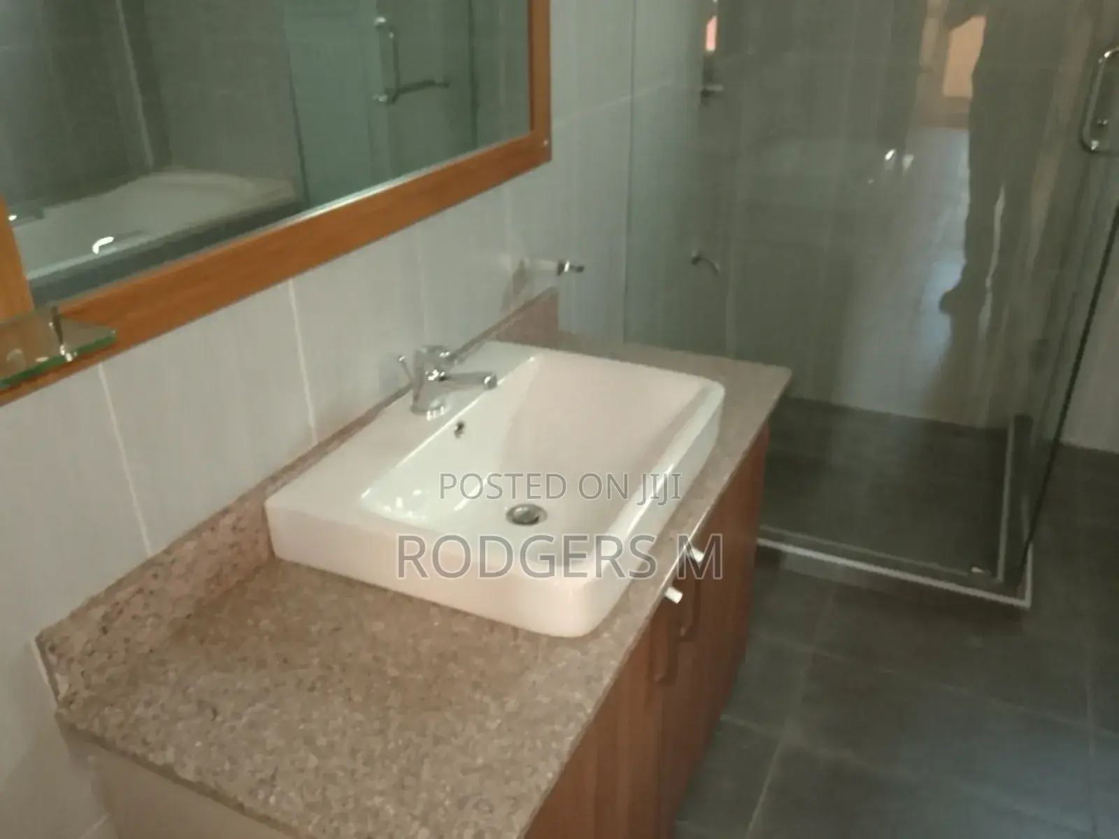 4bdrm Apartment in State House Area for rent