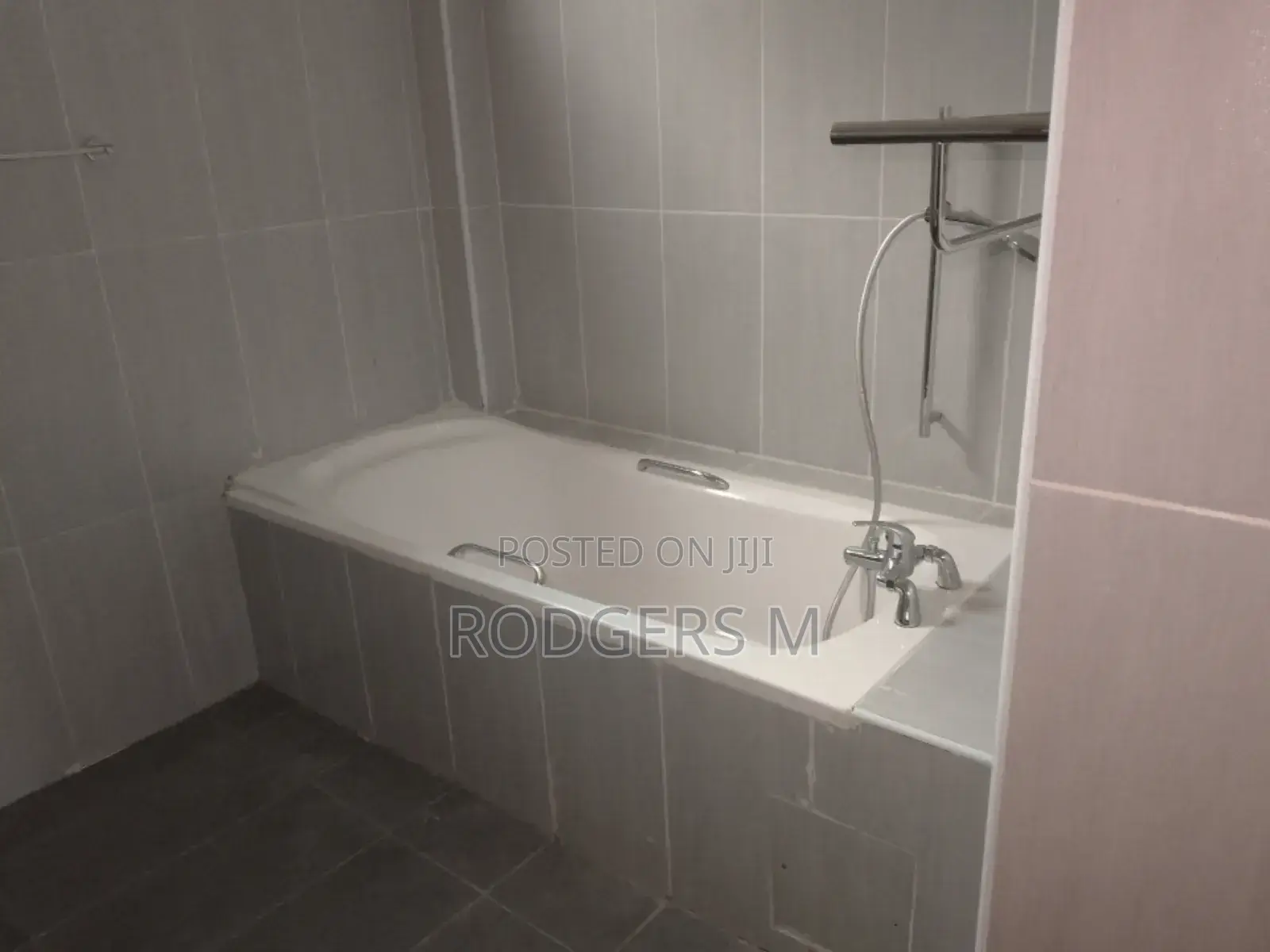 4bdrm Apartment in State House Area for rent