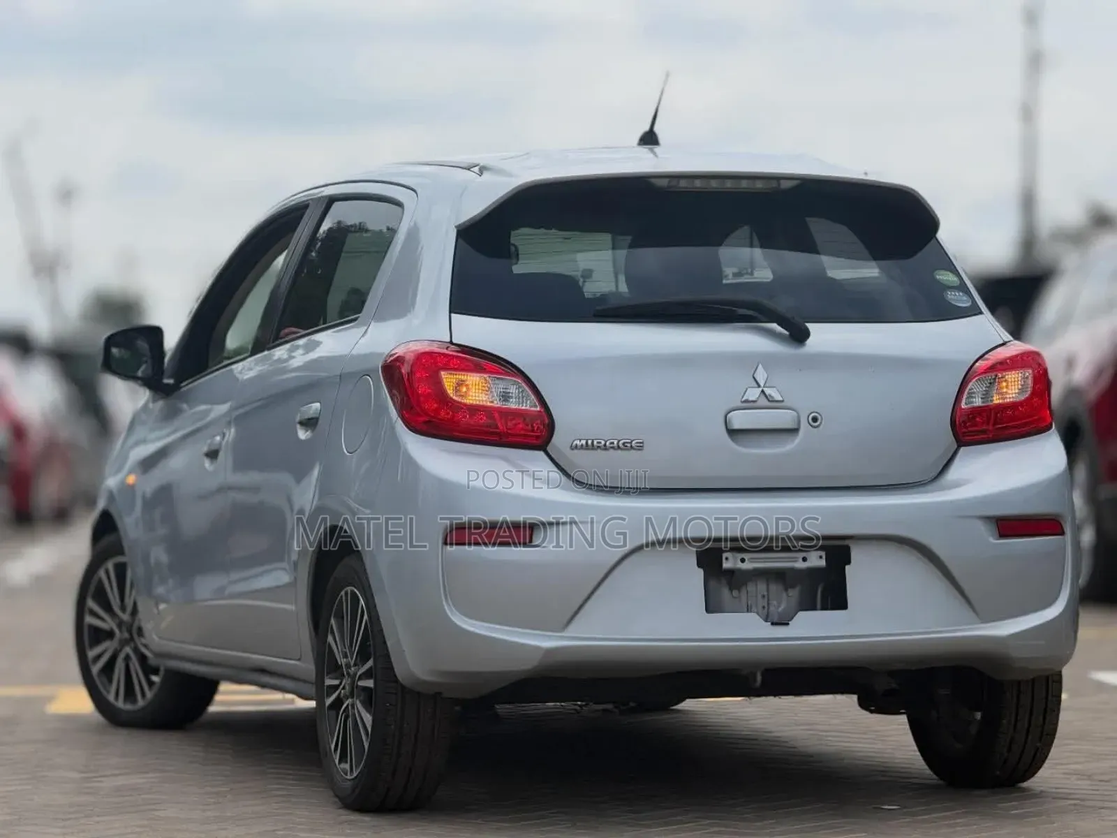 Mitsubishi Mirage ES 2017 Silver