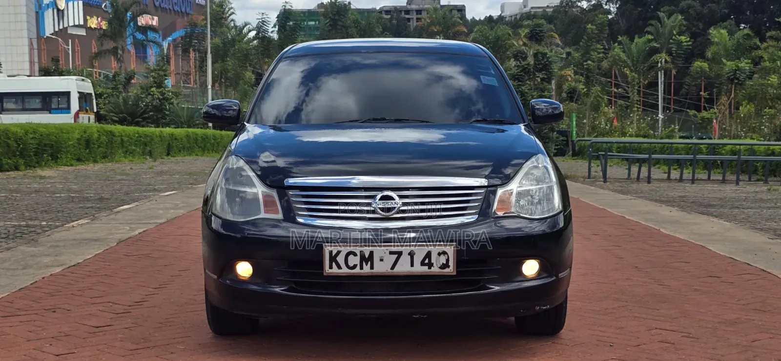 Nissan Bluebird 2010 Black