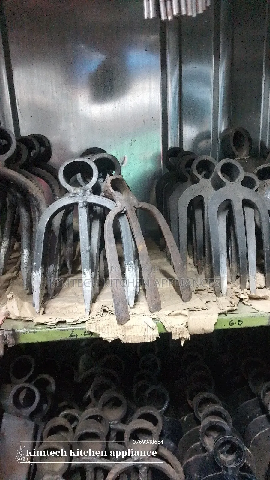 Heavy Metallic Folk Jembe