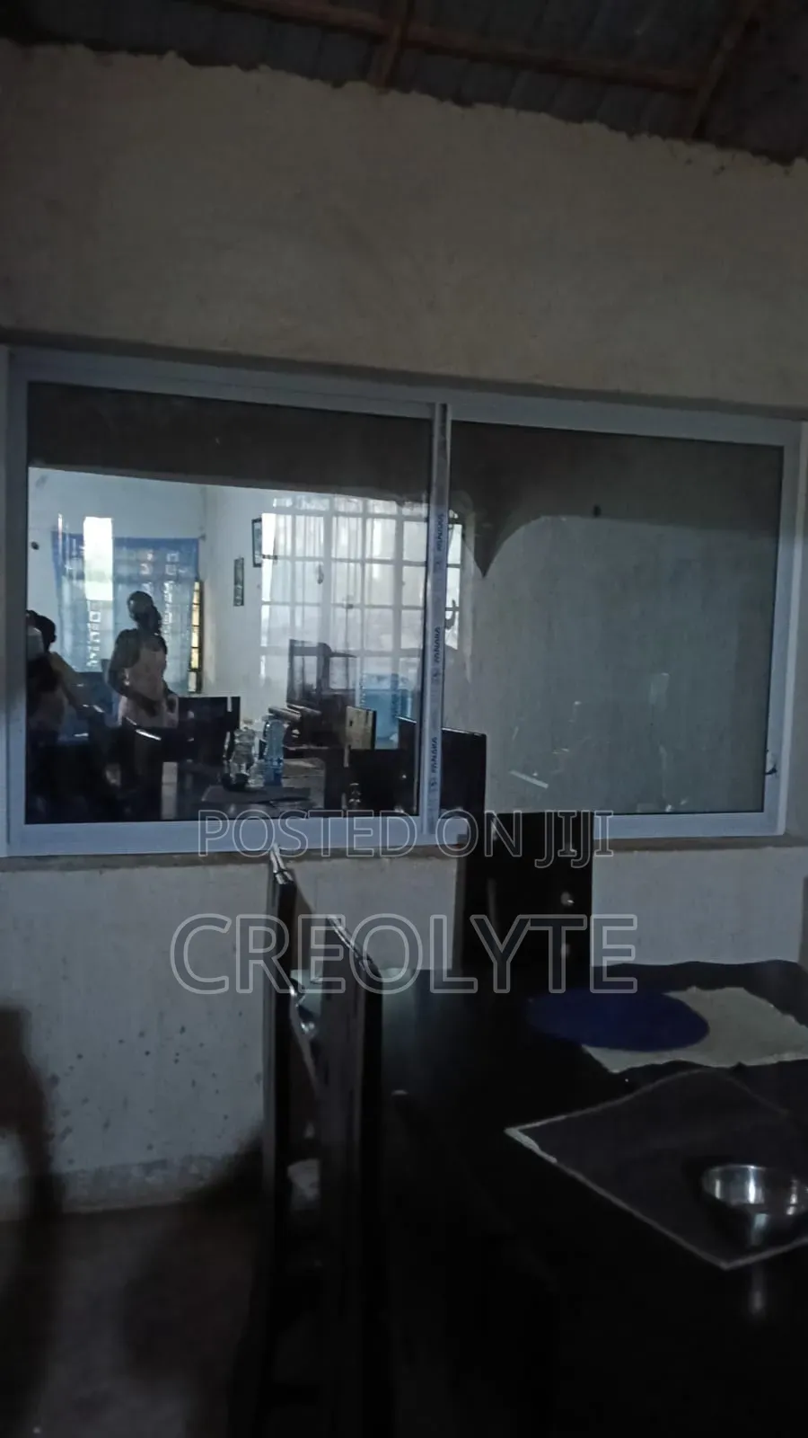 Projecting Aluminium Windows