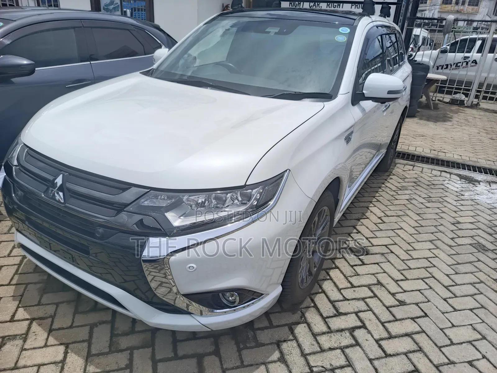 Mitsubishi Outlander 2018 White