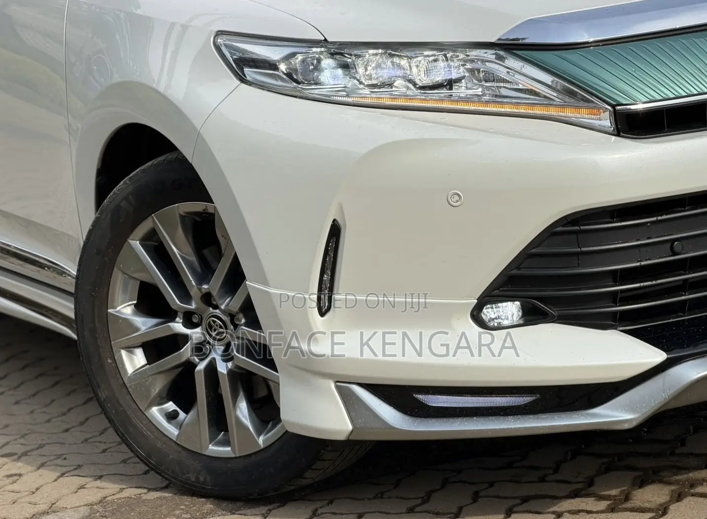 Toyota Harrier 2.0 2019 White