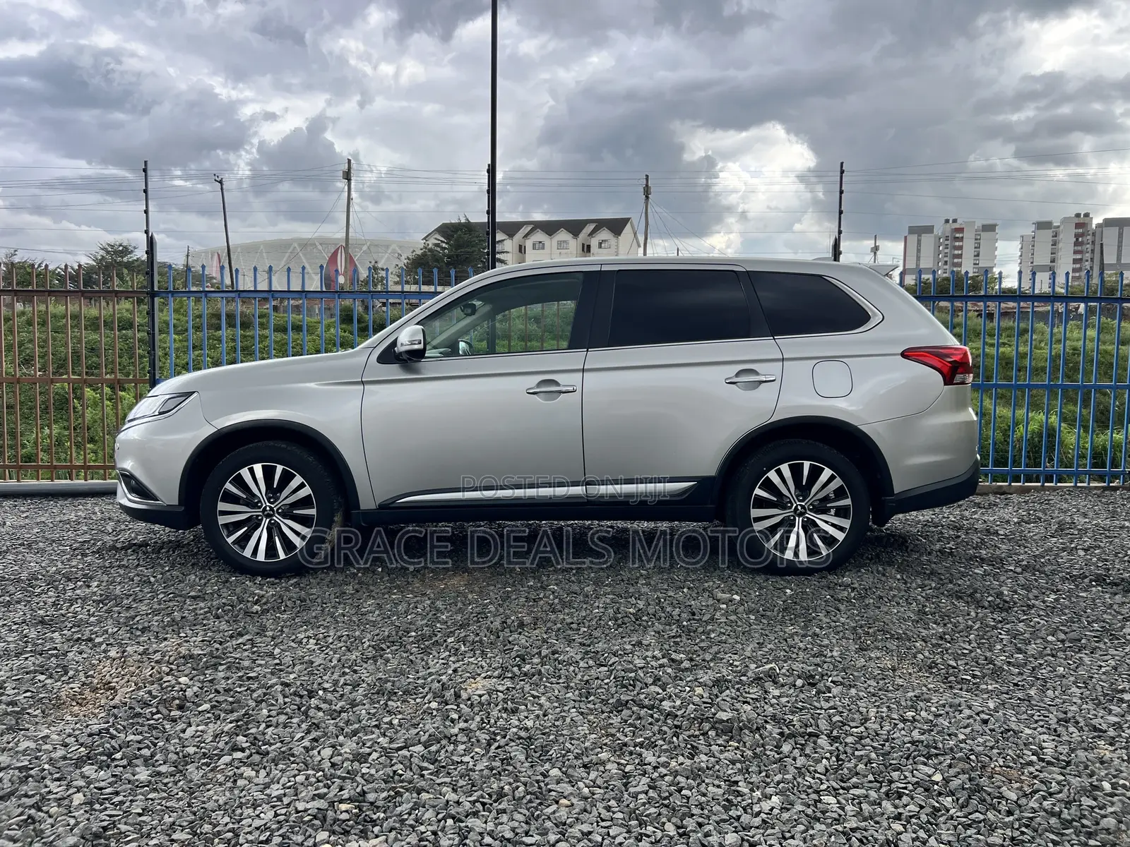 Mitsubishi Outlander ES AWC 2019 Silver