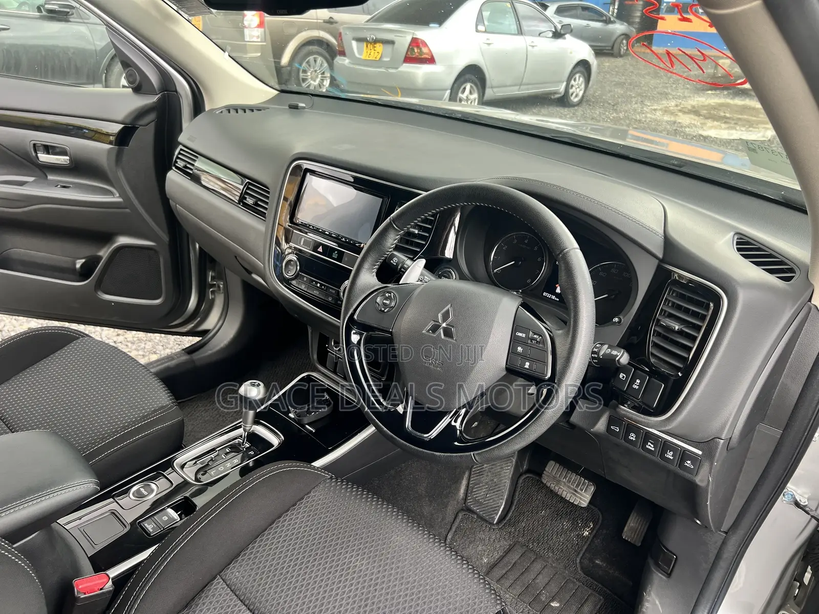 Mitsubishi Outlander ES AWC 2019 Silver