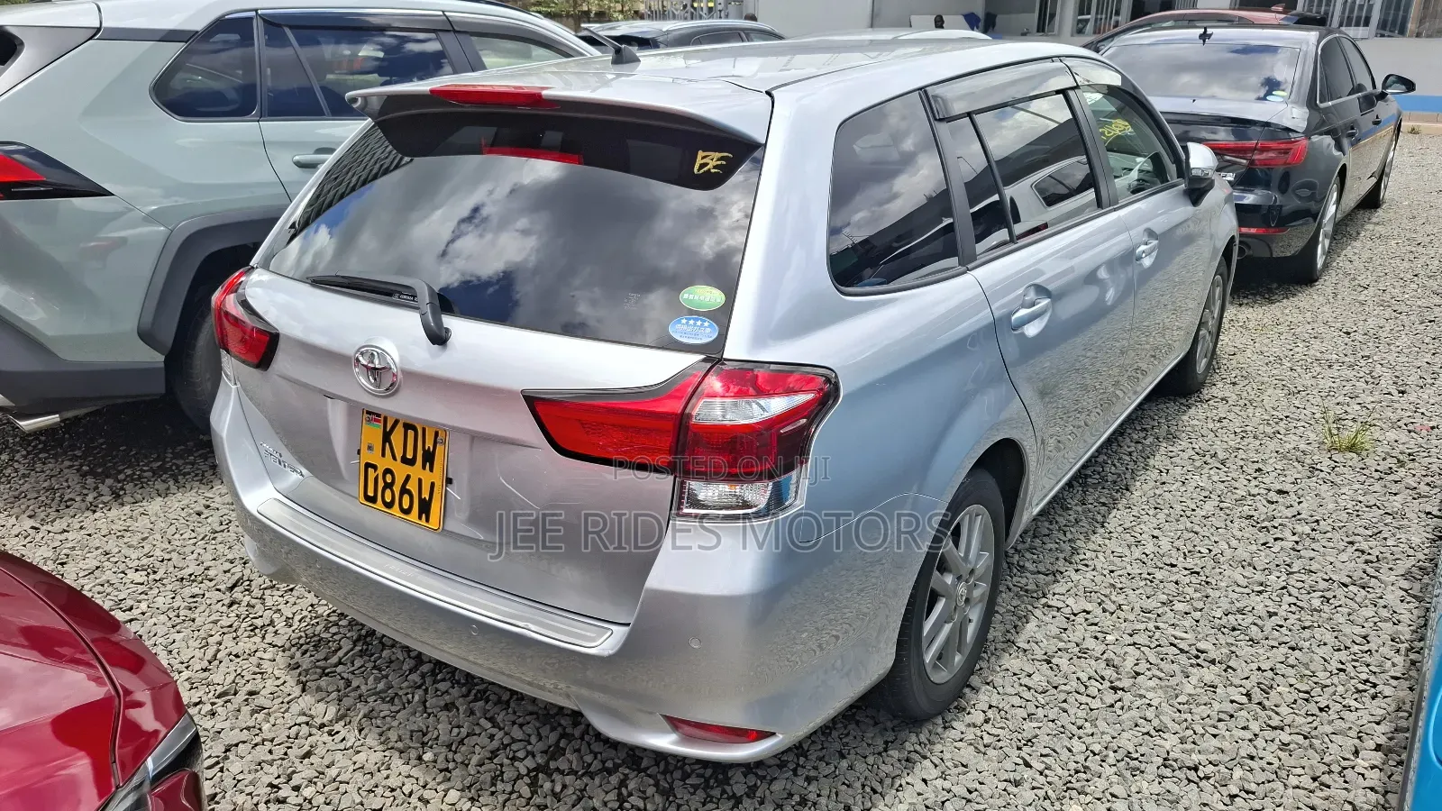 Toyota Corolla Fielder 1.5 Petrol FWD 2020 Silver