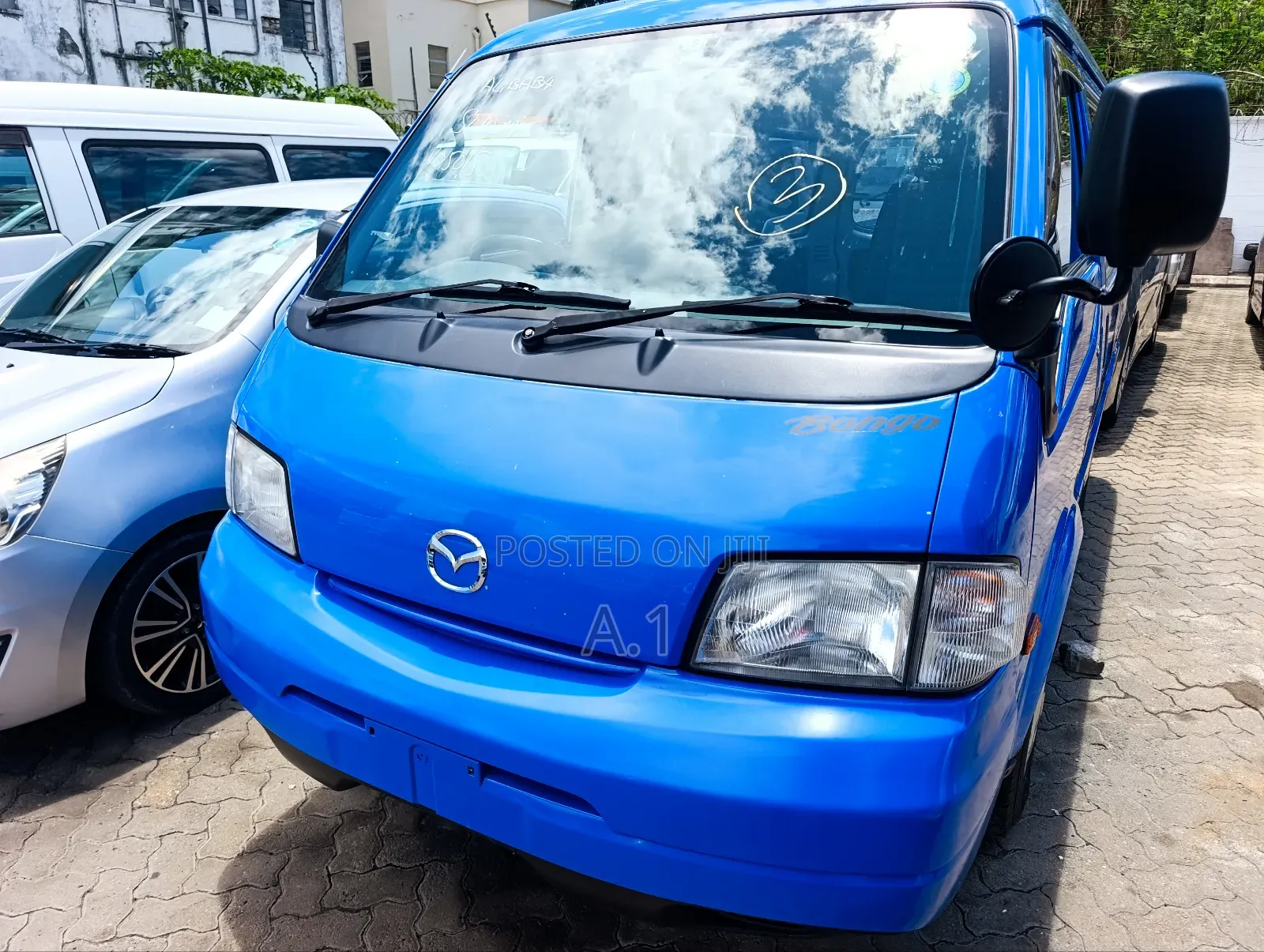 Mazda Bongo 2018 Blue