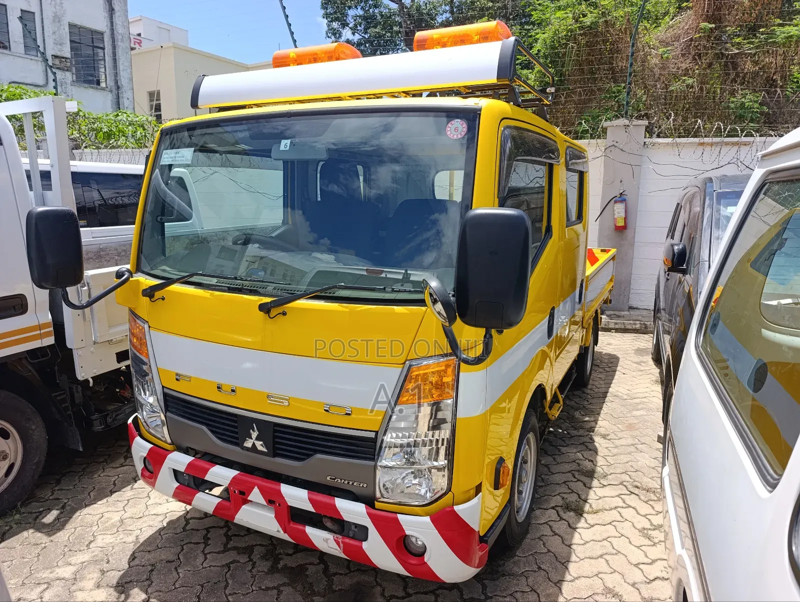 Mitsubishi Fuso Canter Double Cabin