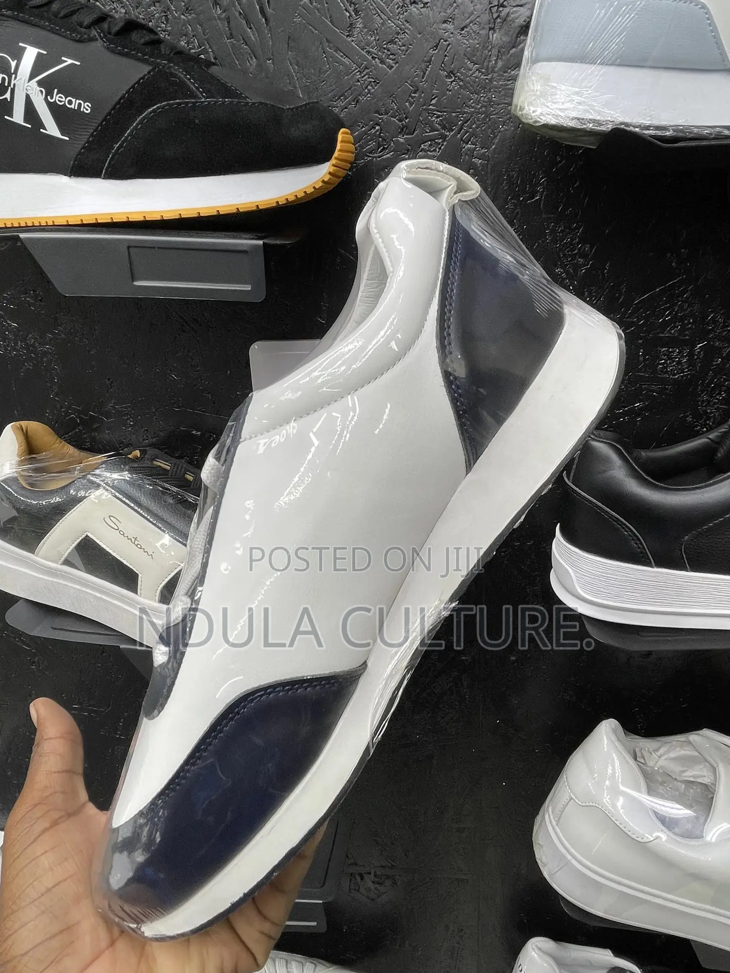 Tommy Sneakers