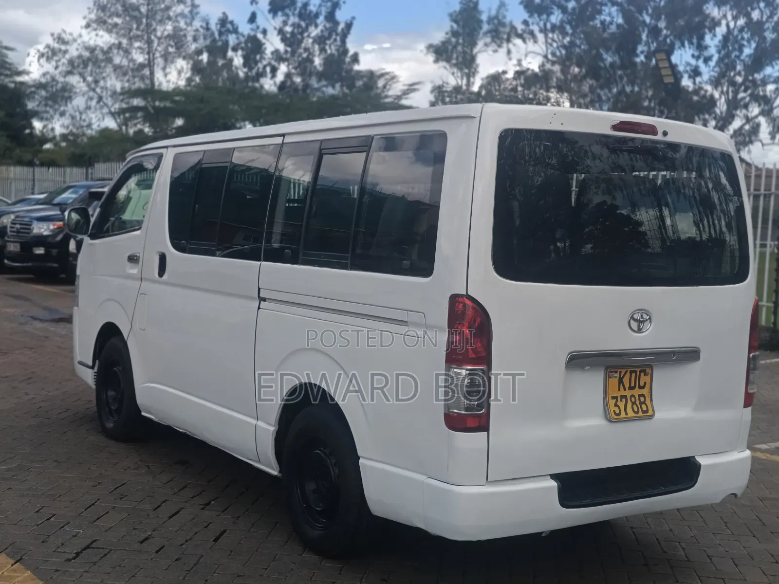 Toyota HiAce 2014 White