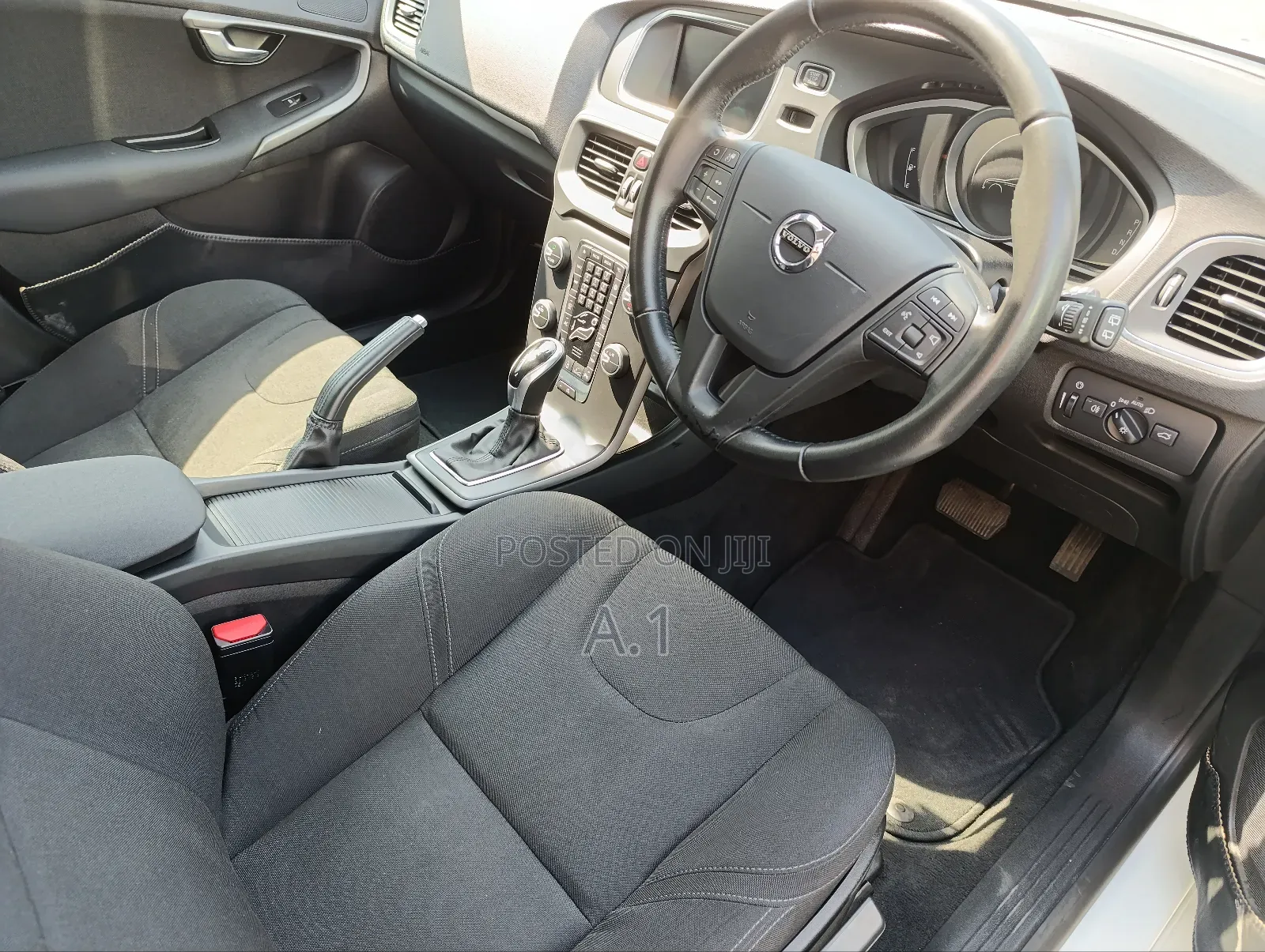 Volvo V40 2018 White