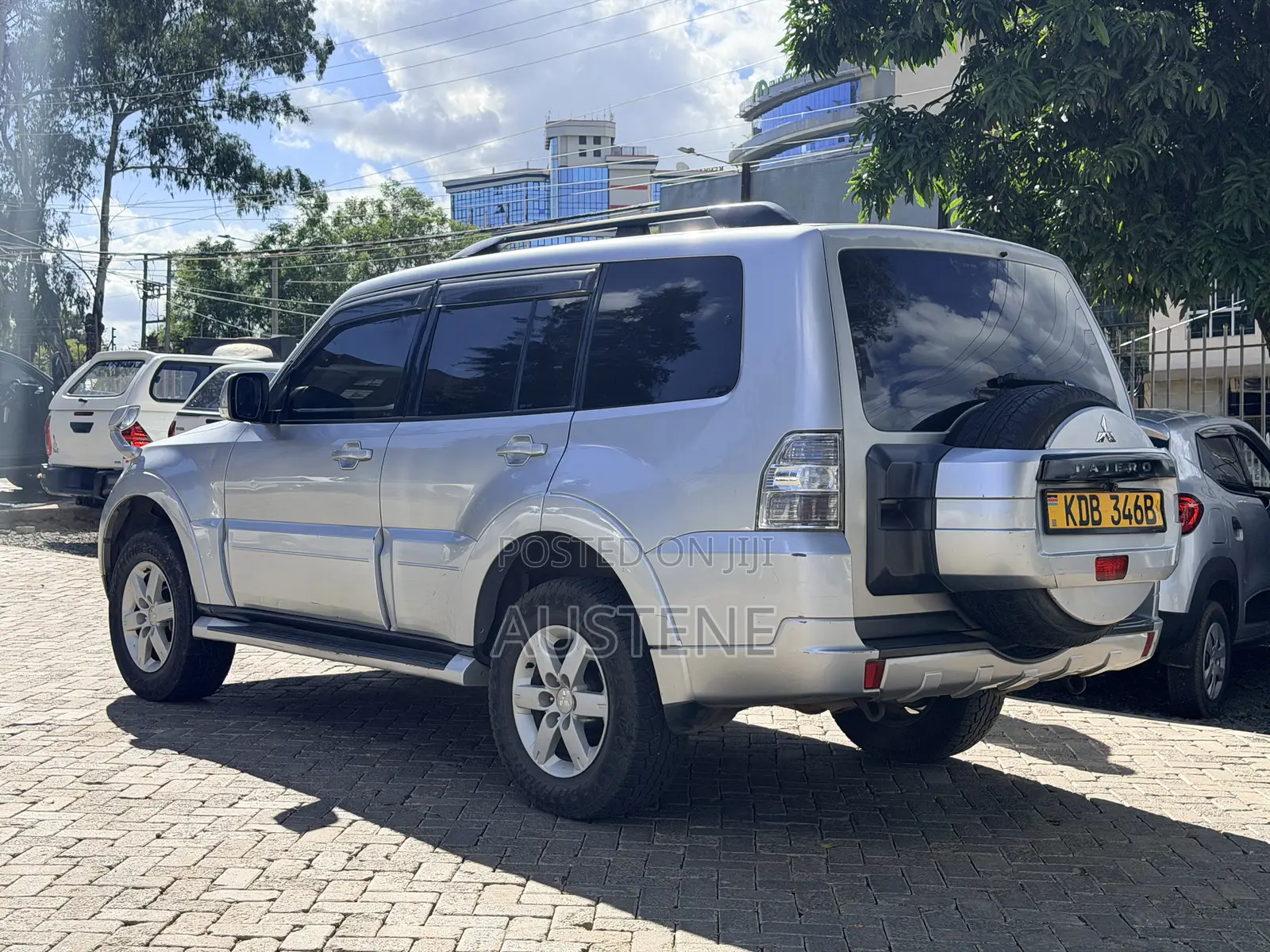 Mitsubishi Pajero V80 3.2 DI-D 2013 Silver