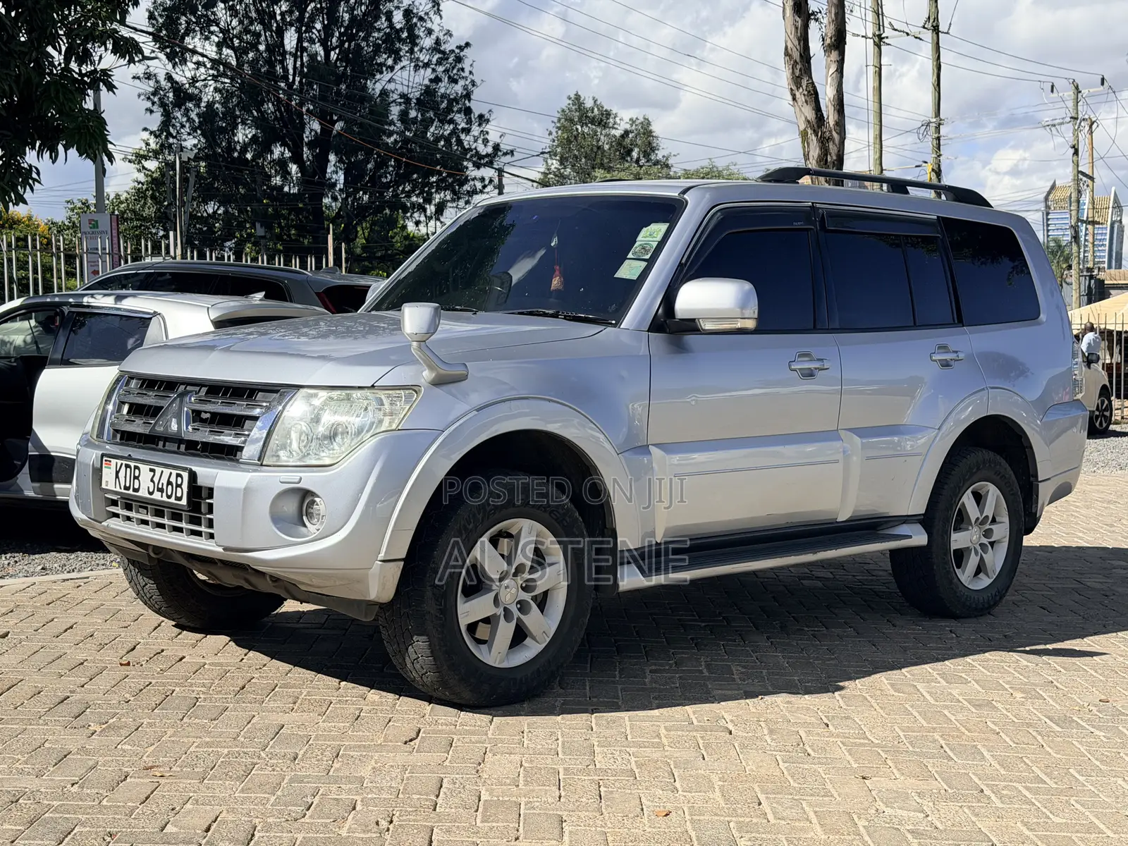 Mitsubishi Pajero V80 3.2 DI-D 2013 Silver