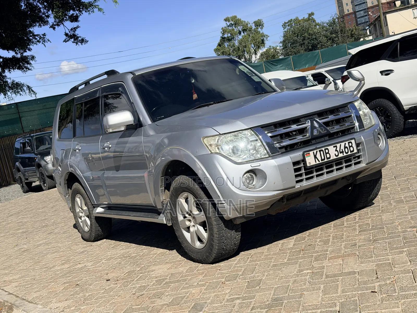 Mitsubishi Pajero V80 3.2 DI-D 2013 Silver