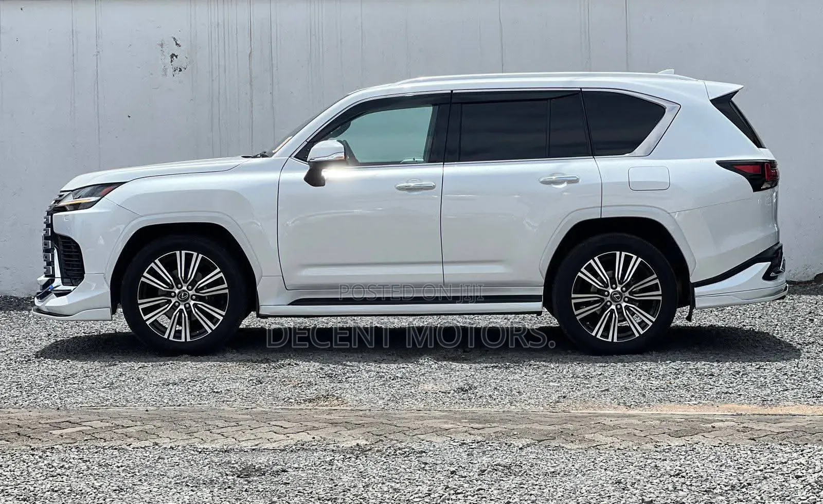 Lexus LX 600 2023 White