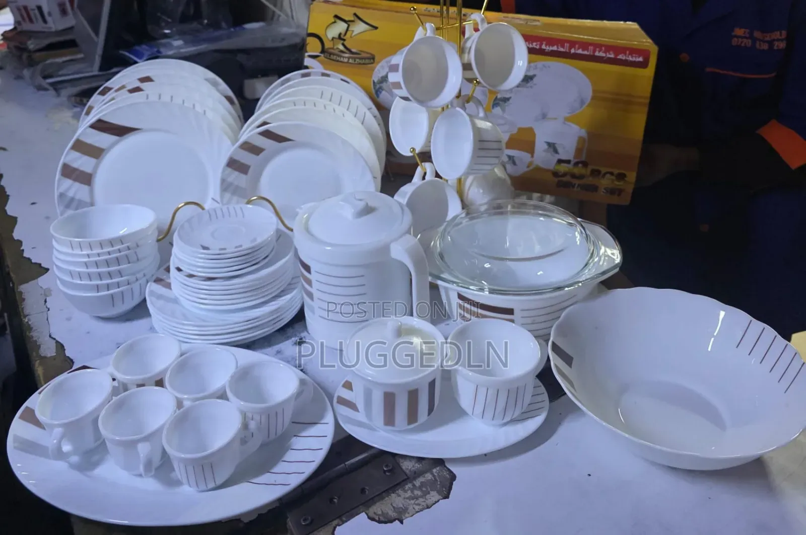 *58 PCS Dinner Set .