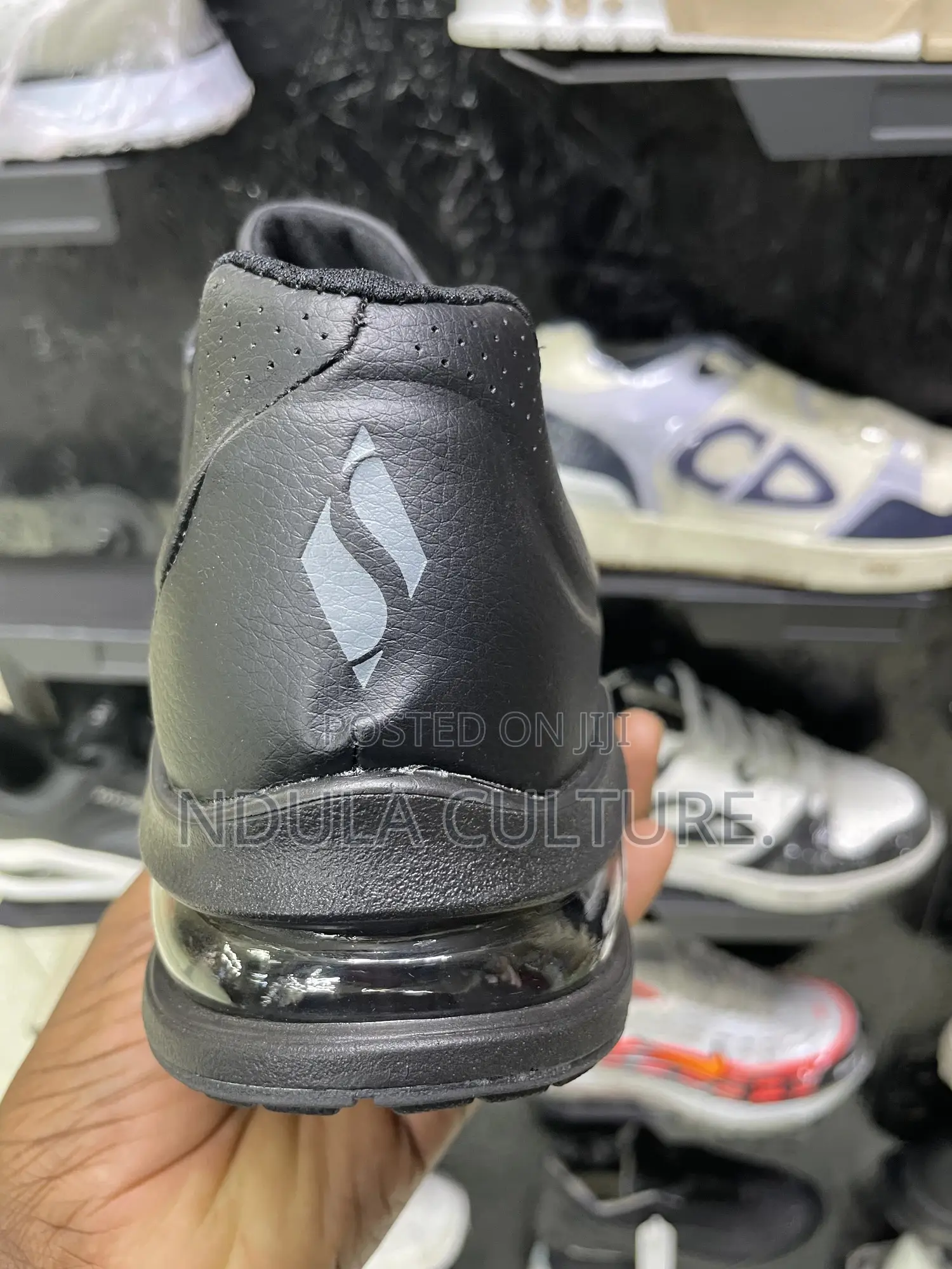 Skechers Uno (Stand on Air)