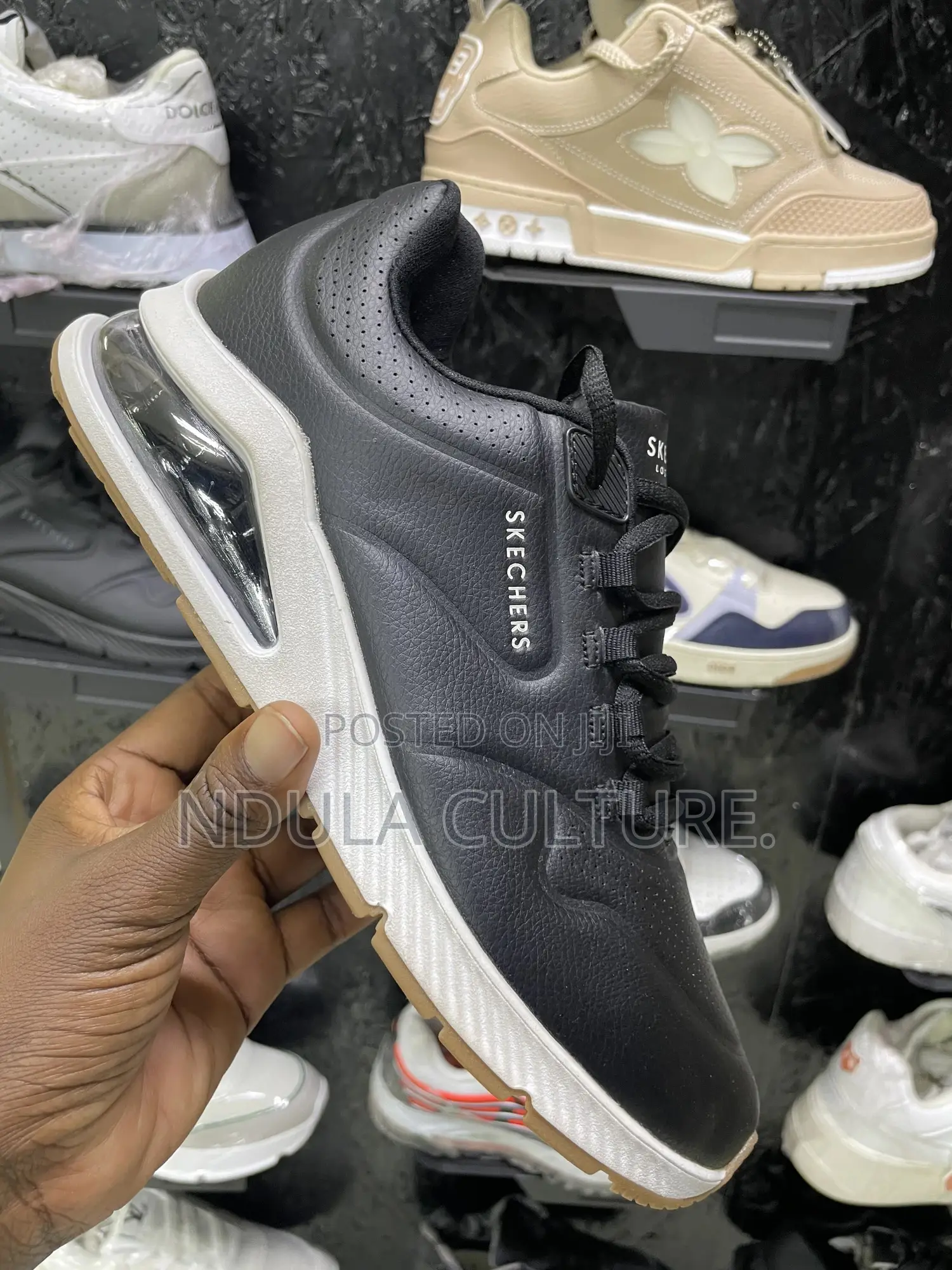 Skechers Uno (Stand on Air)