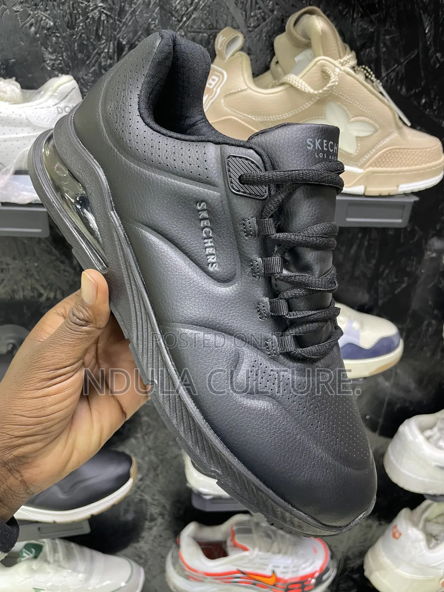 Skechers Uno (Stand on Air)
