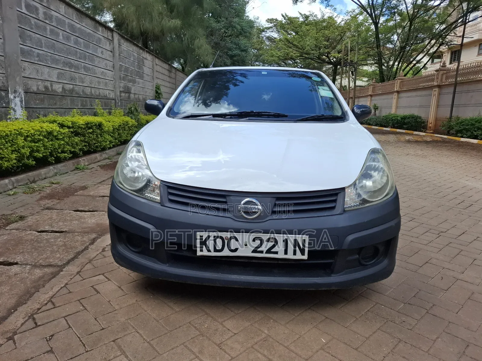 Nissan Advan 2013 White