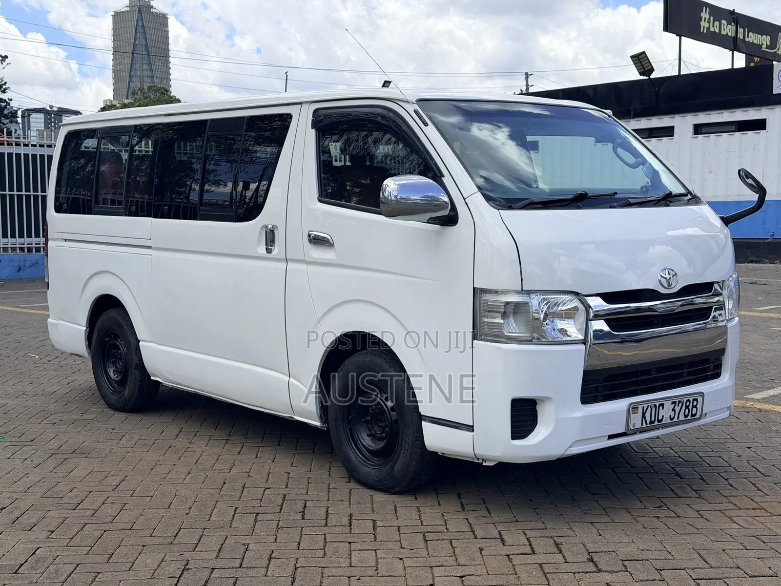 Toyota HiAce 2014 White