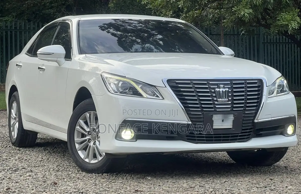Toyota Crown 2014 White