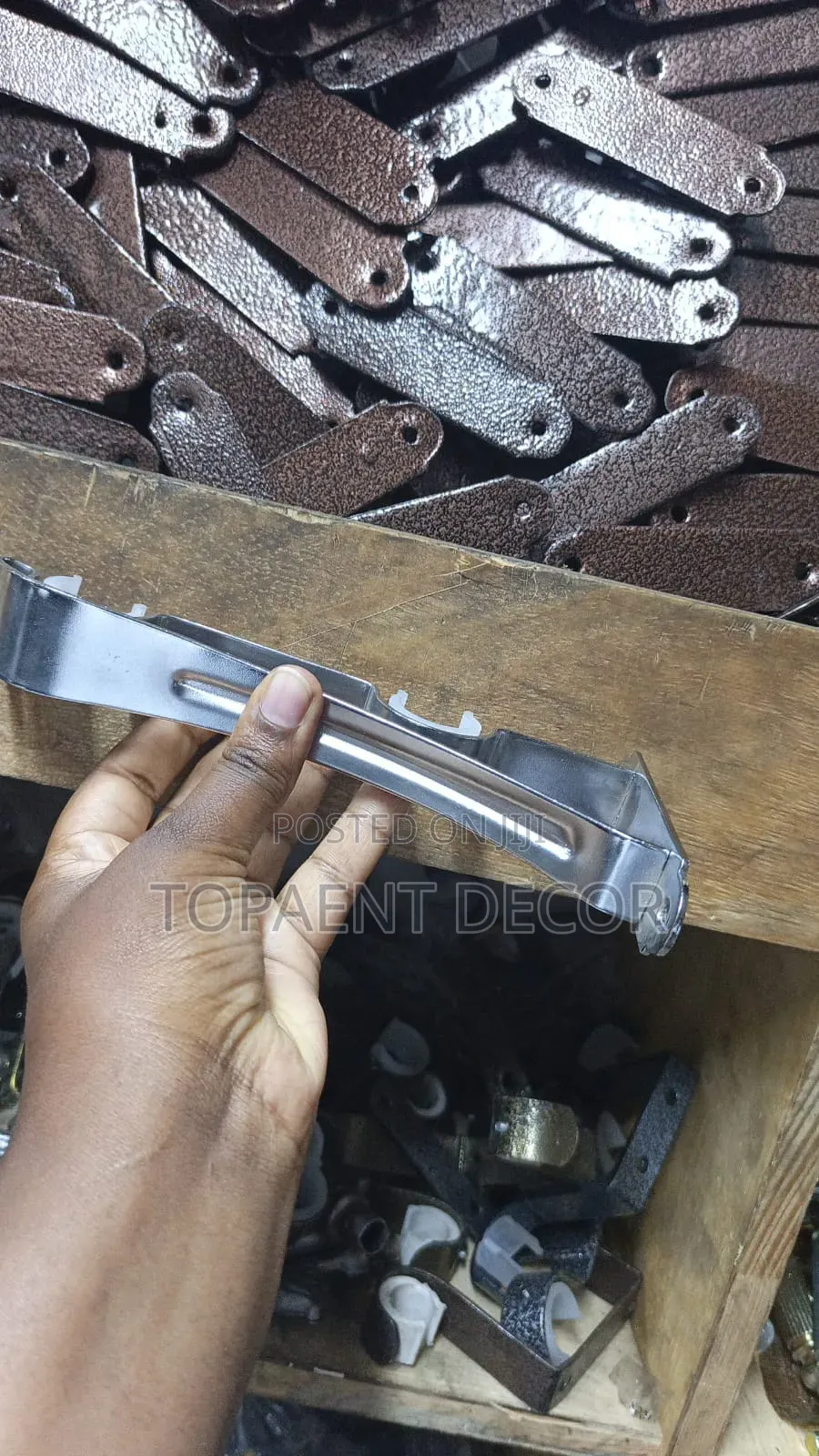 Smooth Outer Covering Powder Coated Curtain Rod Brackets